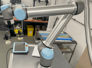 Mašīnas Universal Robots UR10  pretskats