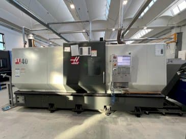 Mašīnas HAAS ST-40 pretskats