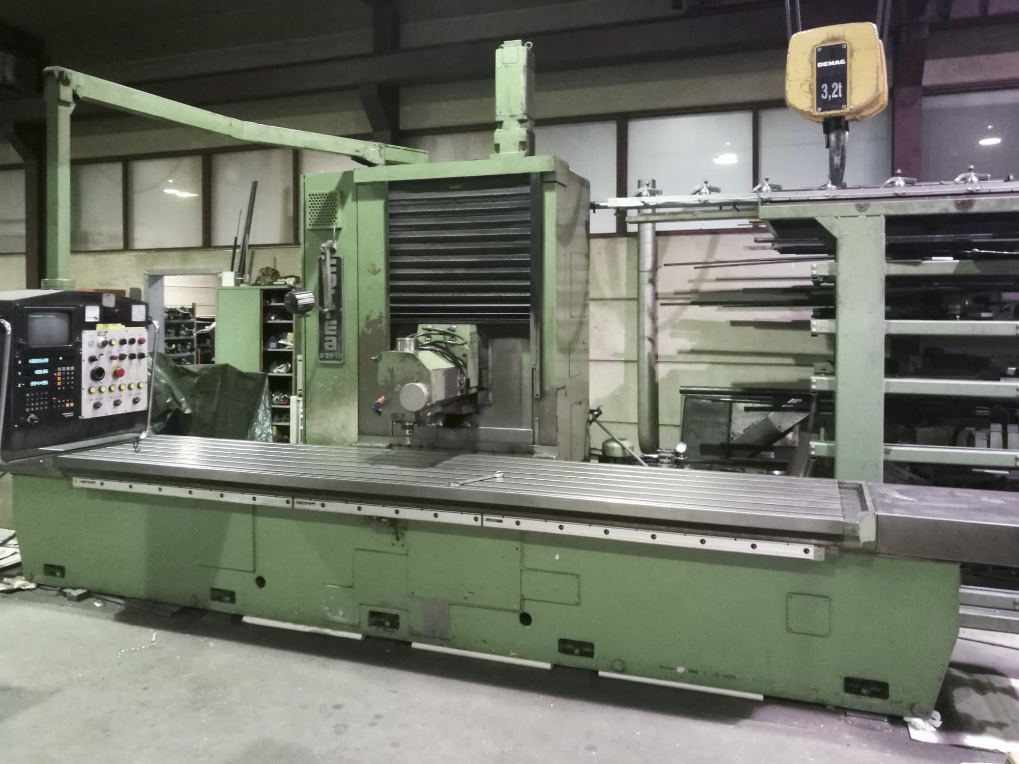 Mašīnas Correa A-20/40 skats  no labās puses