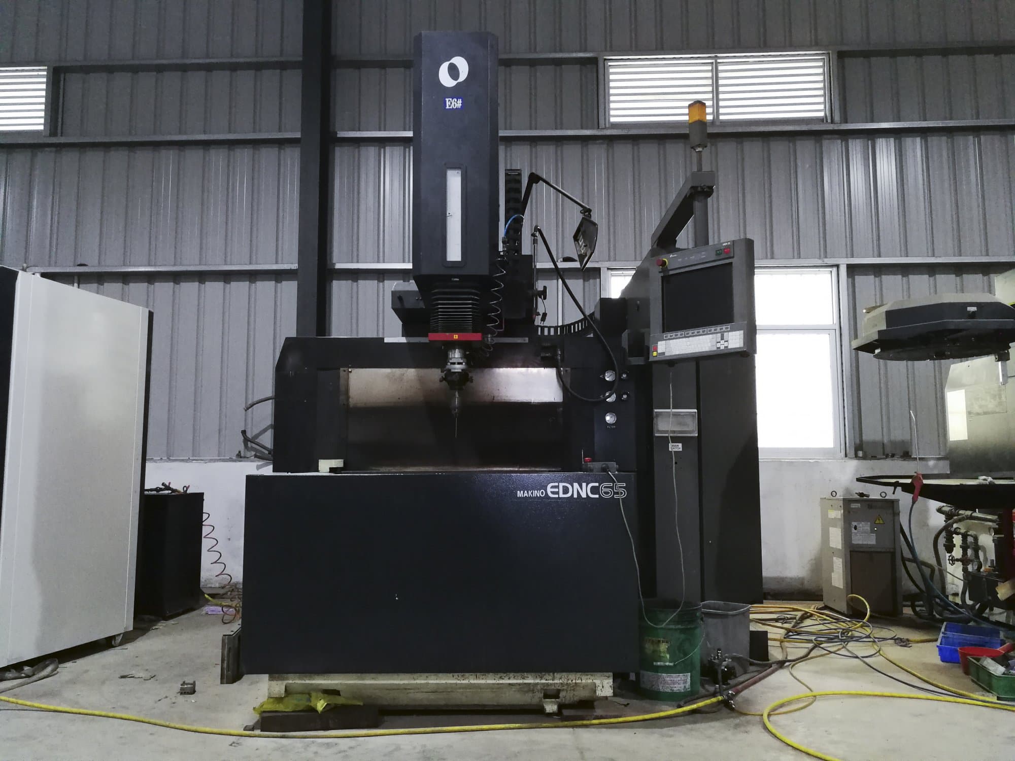 Mašīnas Makino EDNC65  pretskats