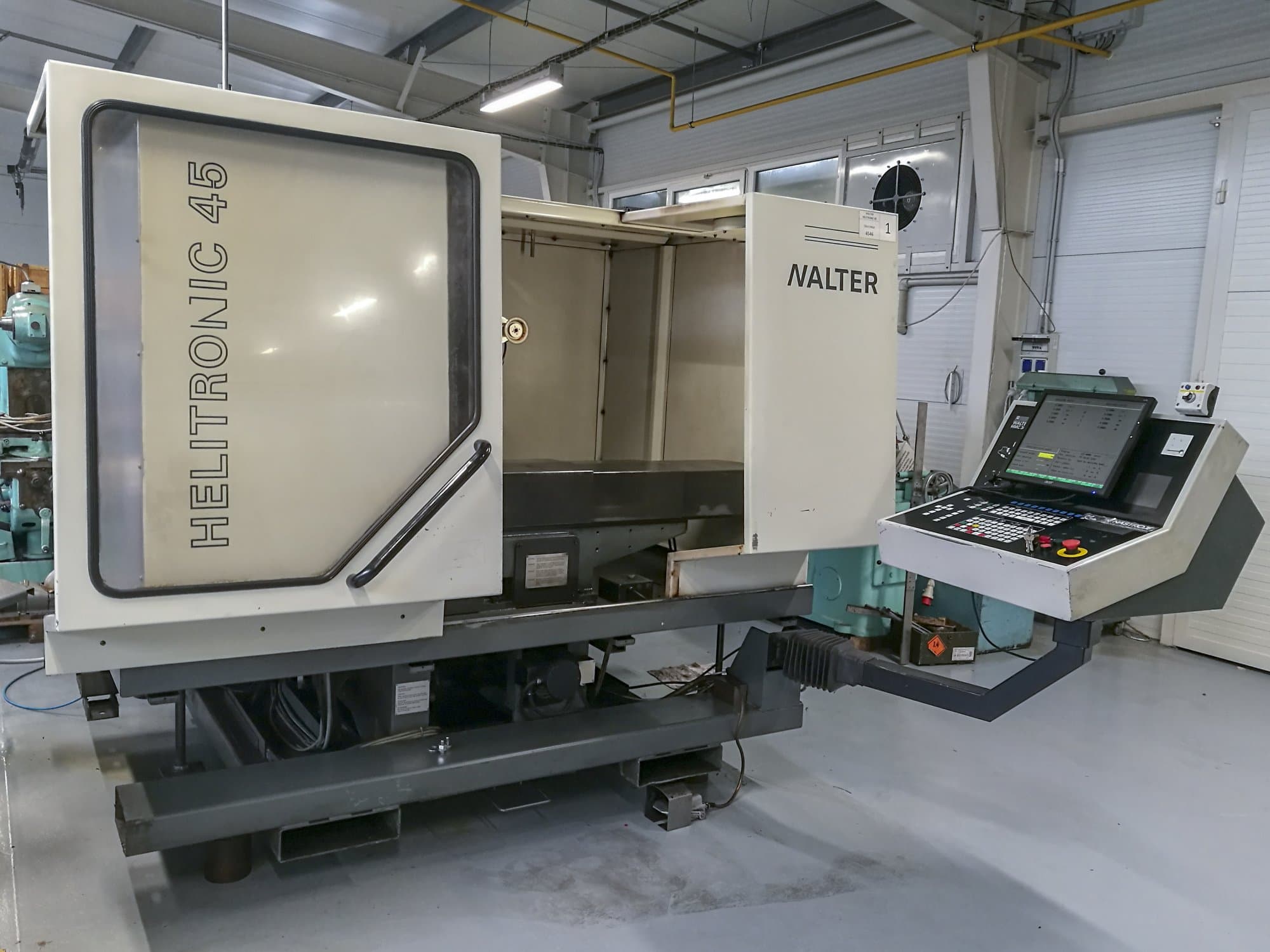 Mašīnas Walter AG Helitronic 45 skats  no kreisās puses