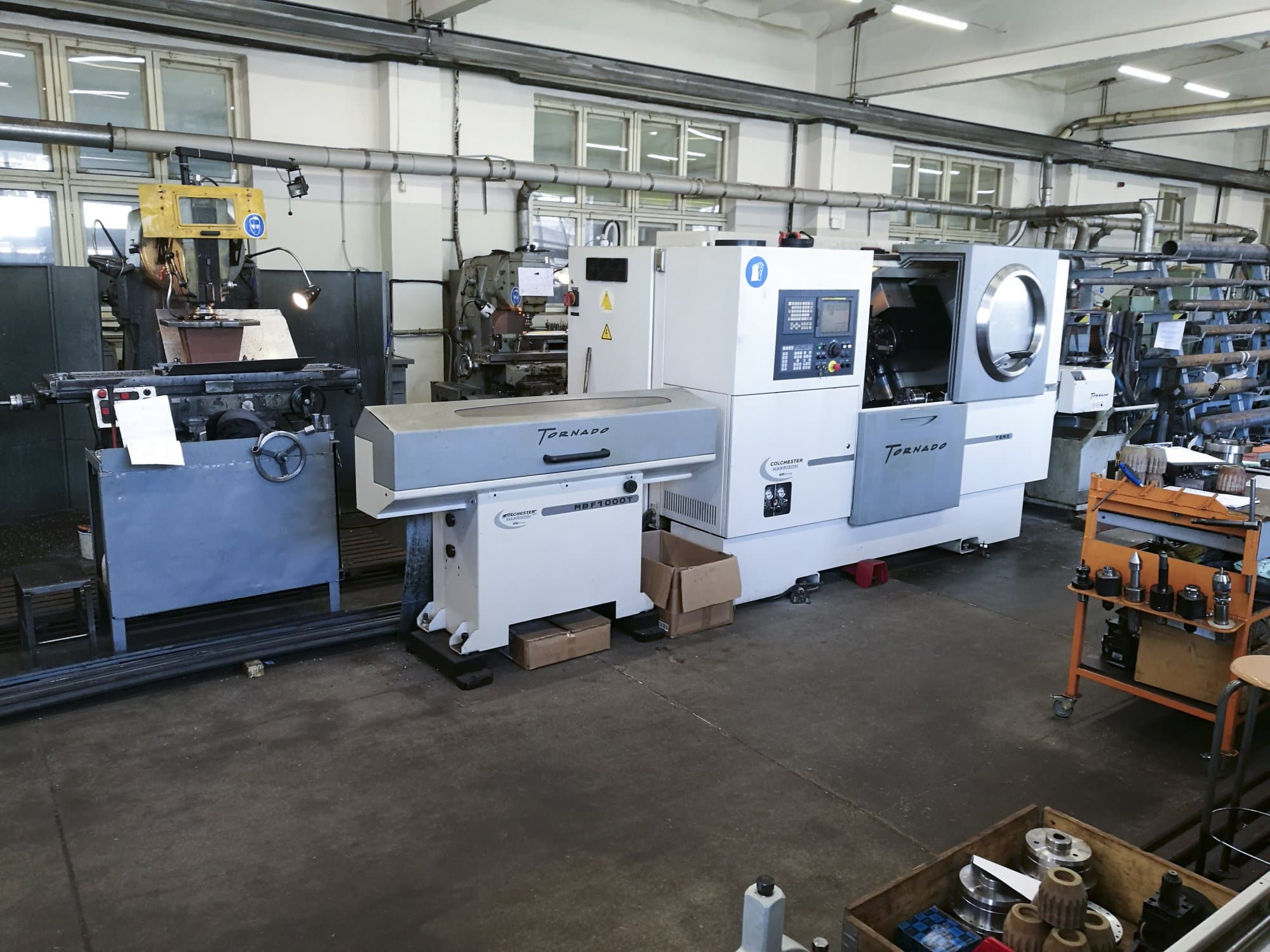 Mašīnas Colchester TORNADO T8MS  pretskats