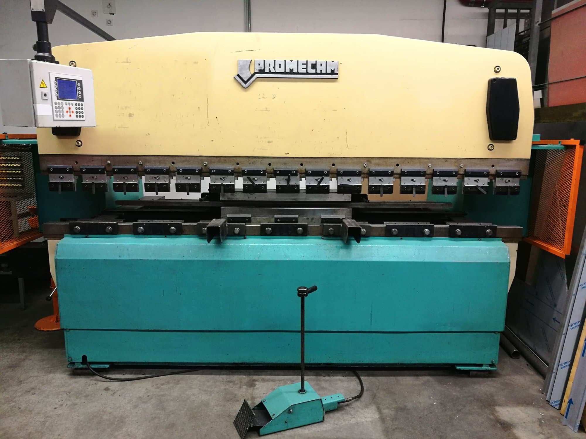 Mašīnas PROMECAM RG-103  pretskats