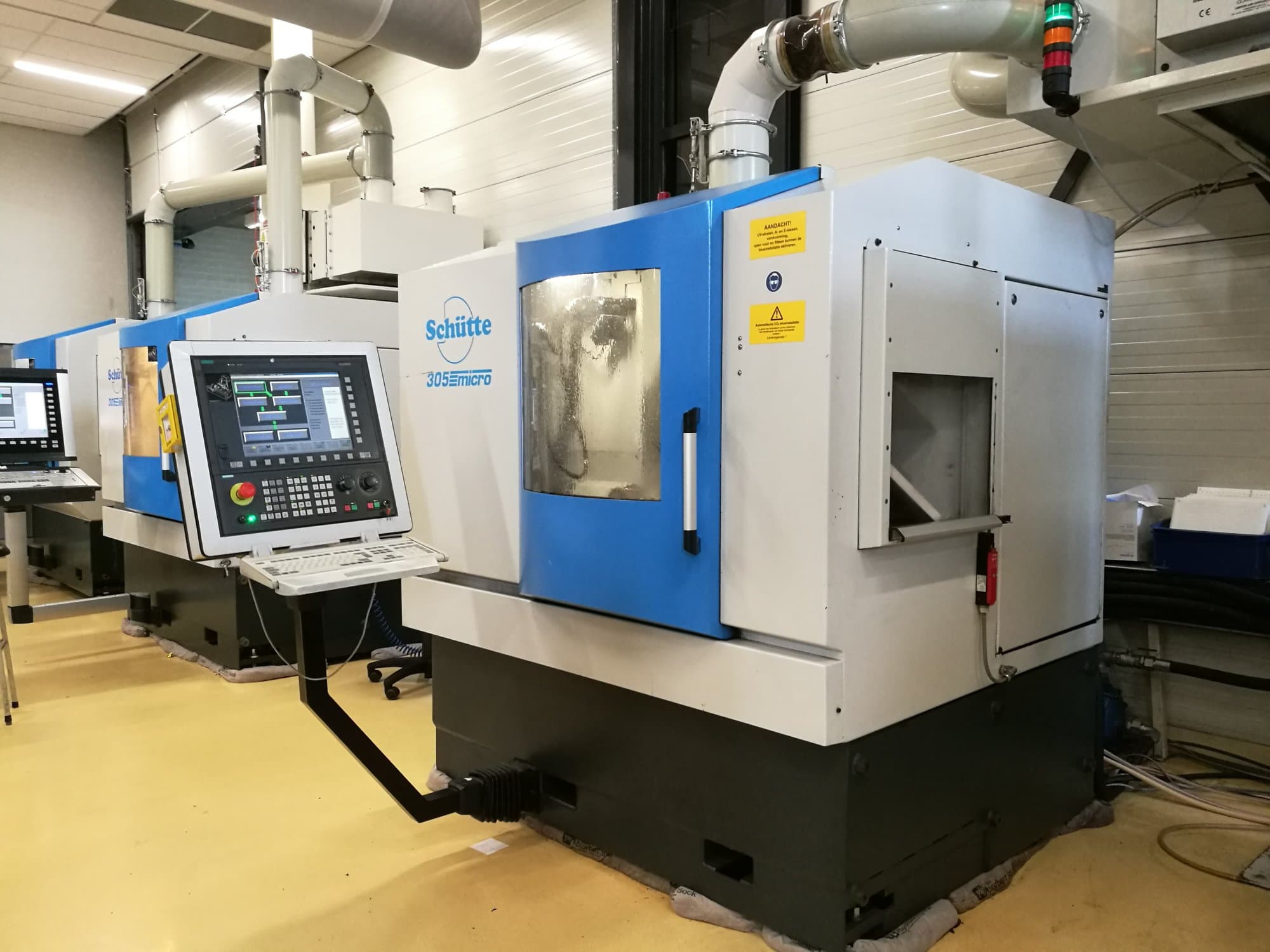 Mašīnas Schuette WU305L skats  no labās puses