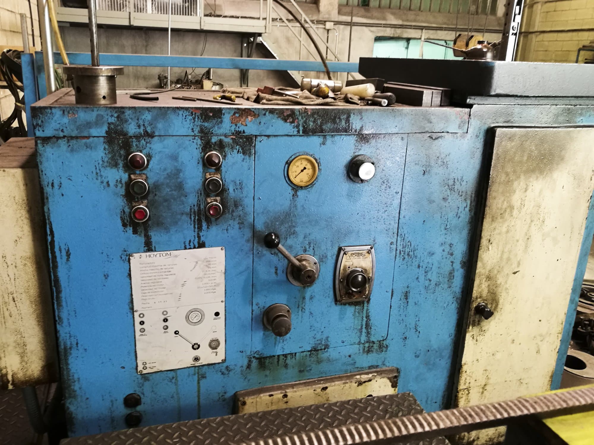 Mašīnas Hoytom 700 H  pretskats