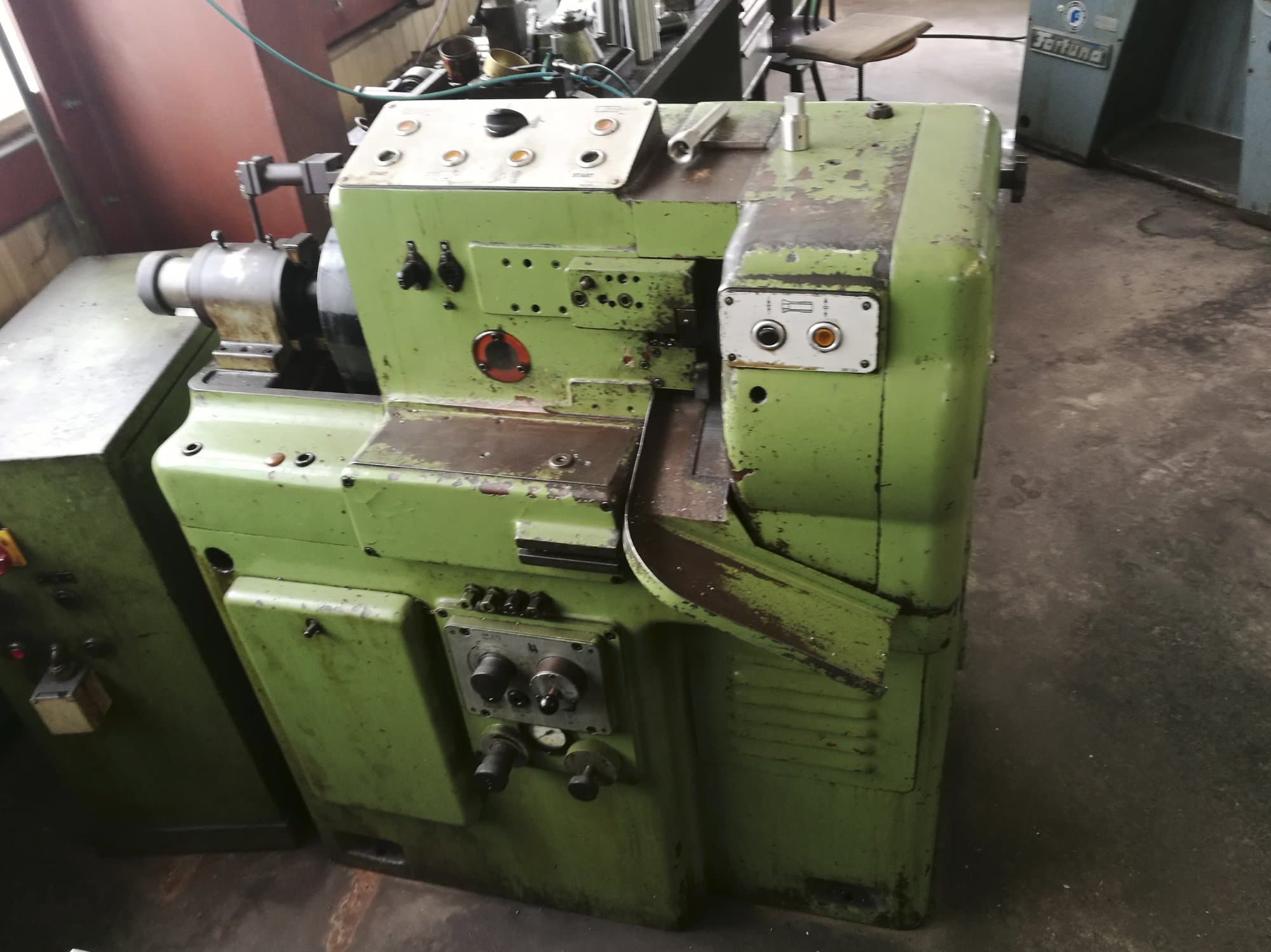 Mašīnas Hahn+Kolb Tornomat 2-672  pretskats