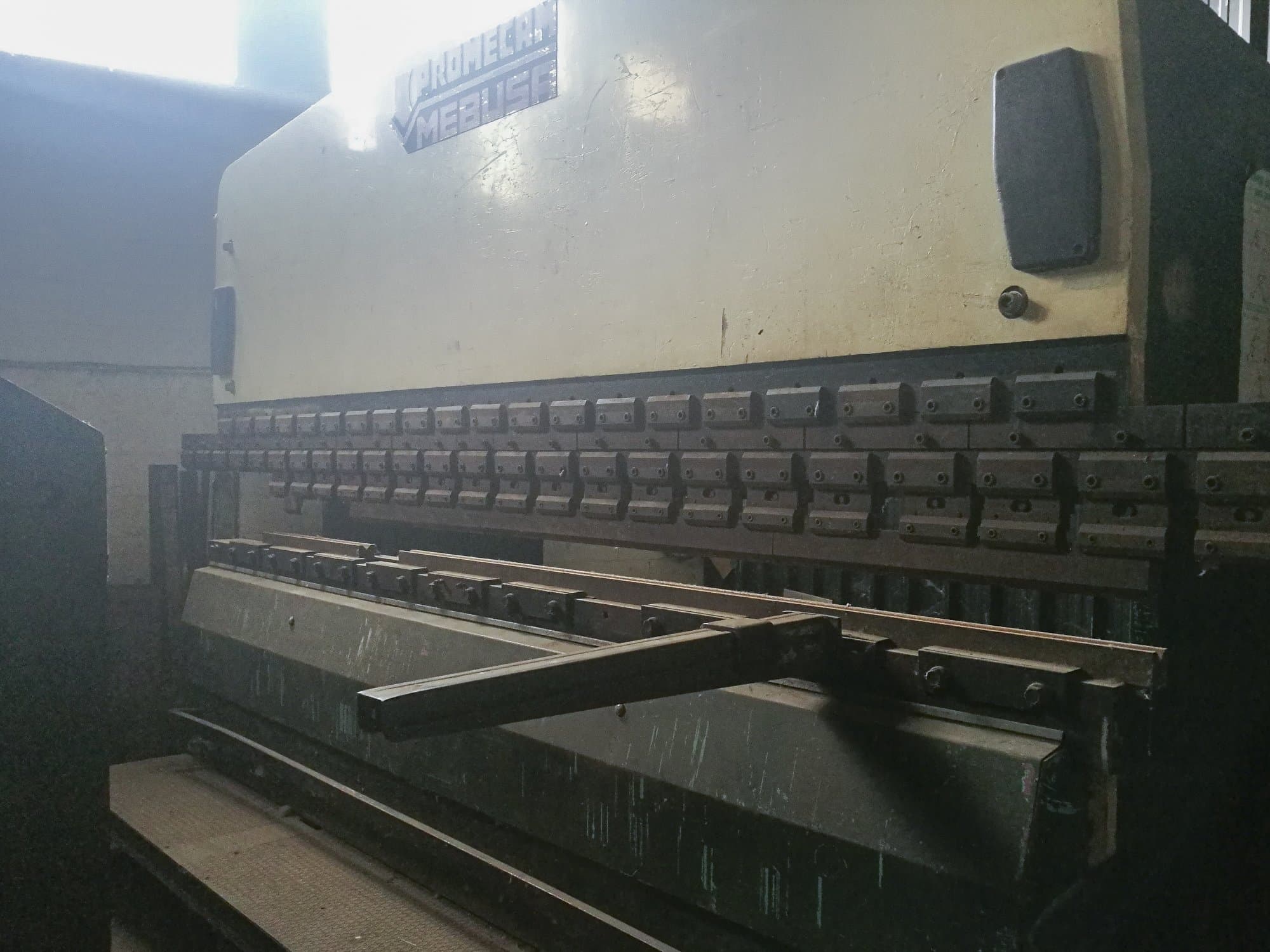 Mašīnas PROMECAM MEBUSA RG 204 skats  no labās puses