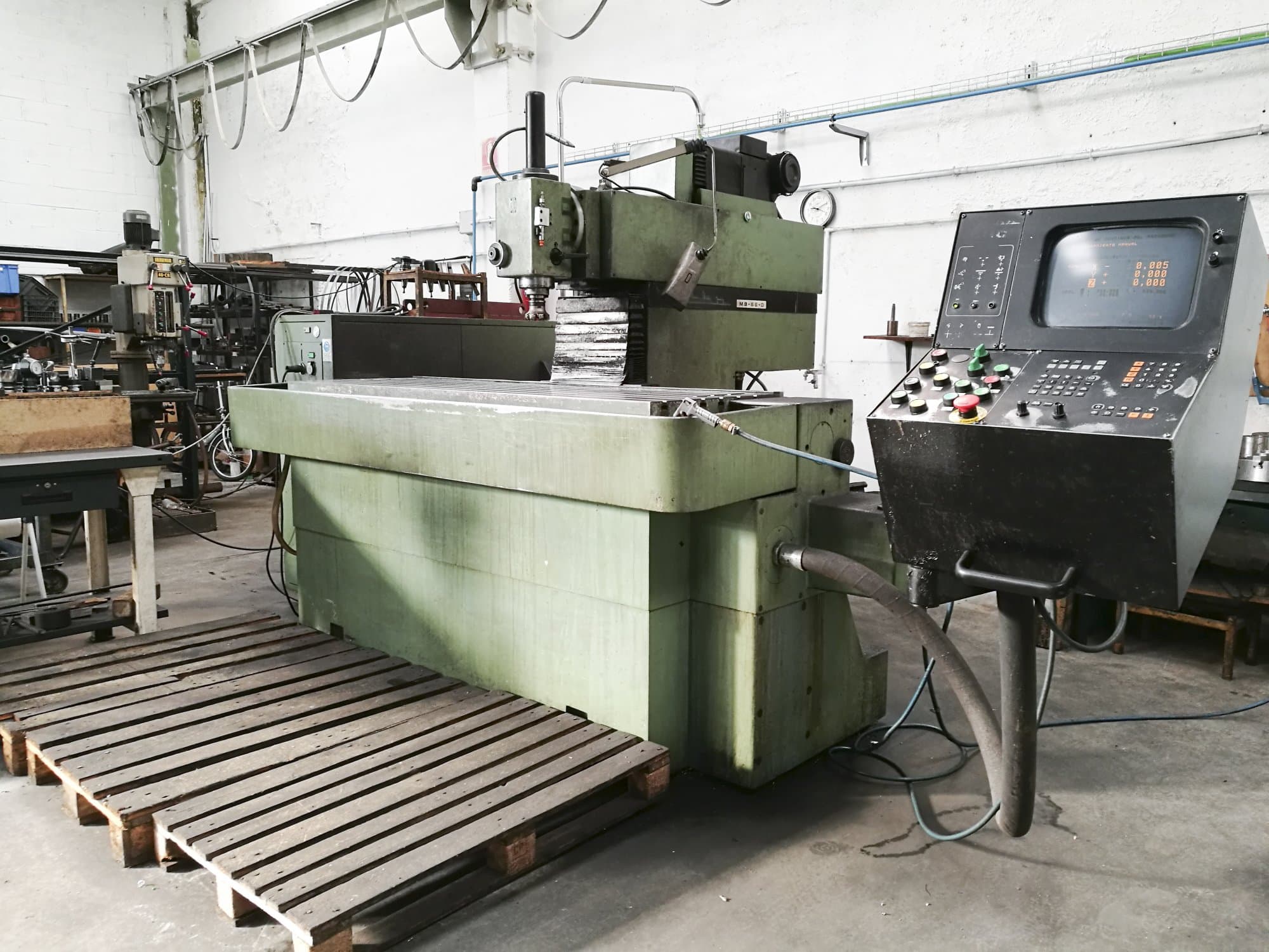 Mašīnas Metba MB-55-D skats  no labās puses