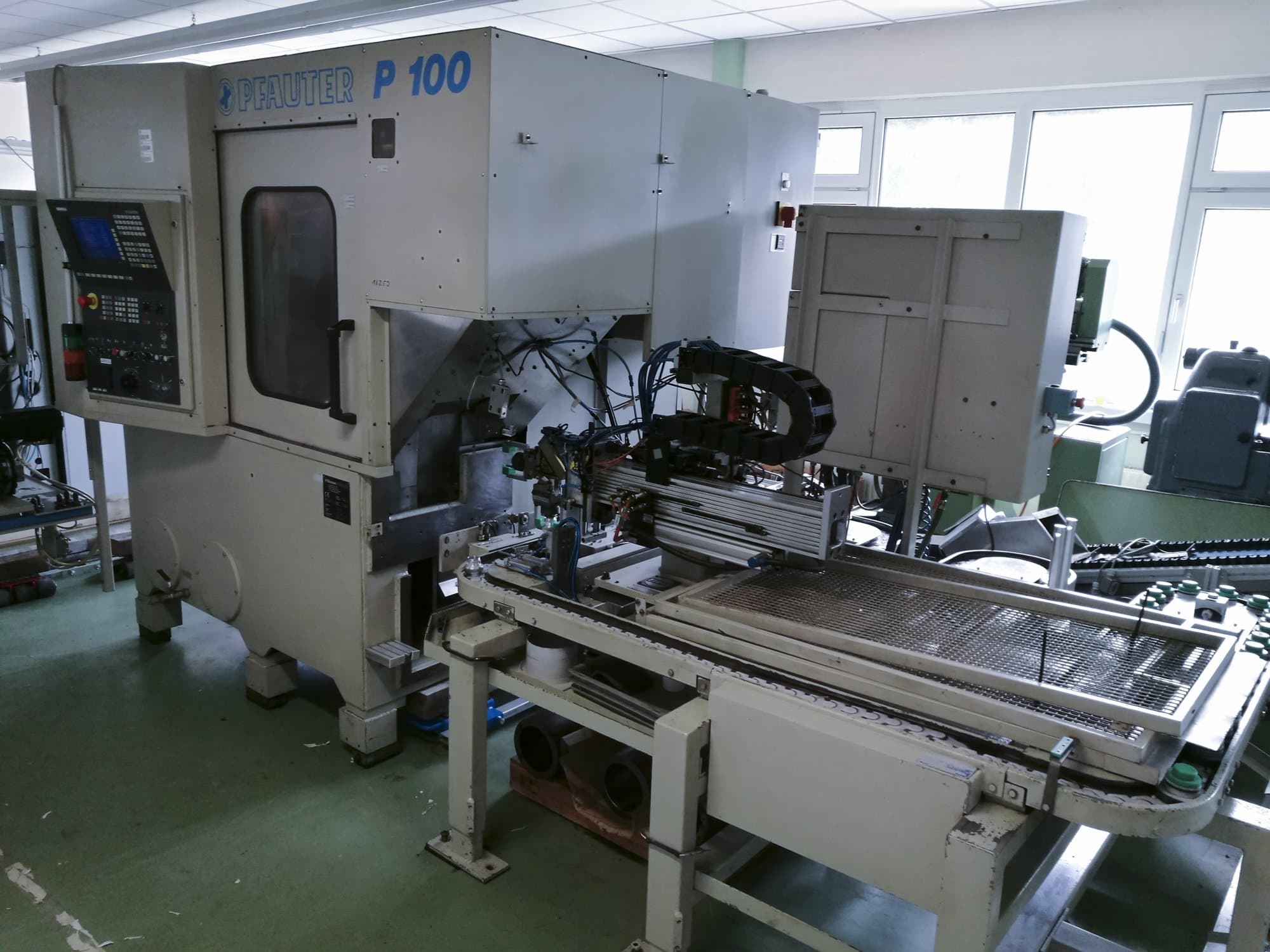 Mašīnas GLEASON-PFAUTER P100  pretskats