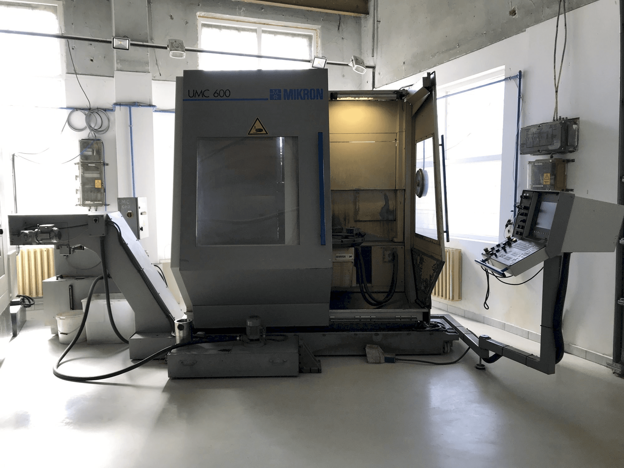 Mašīnas MIKRON UMC 600 pretskats