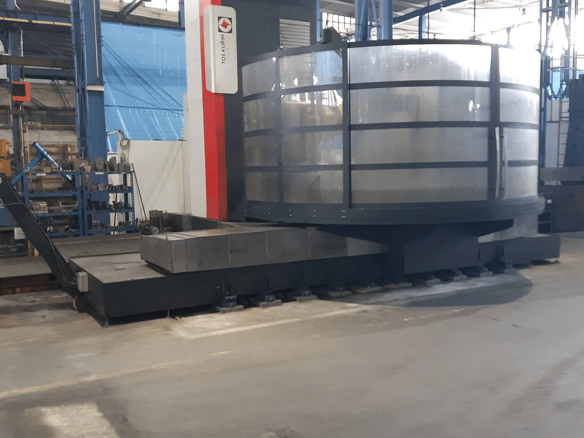 Mašīnas TOS Kurim FUT 150 pretskats