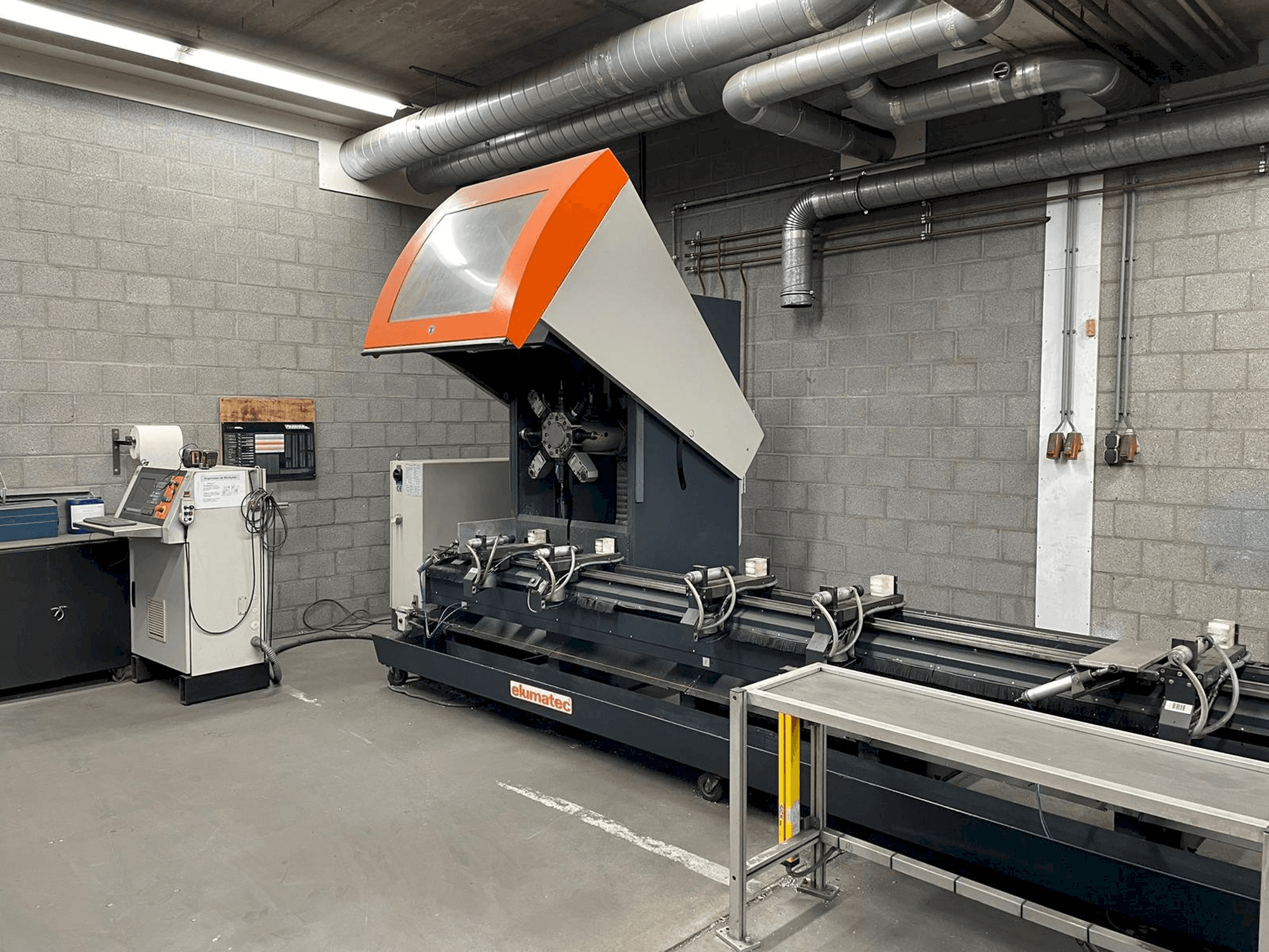 Mašīnas Elumatec RBF 8 pretskats