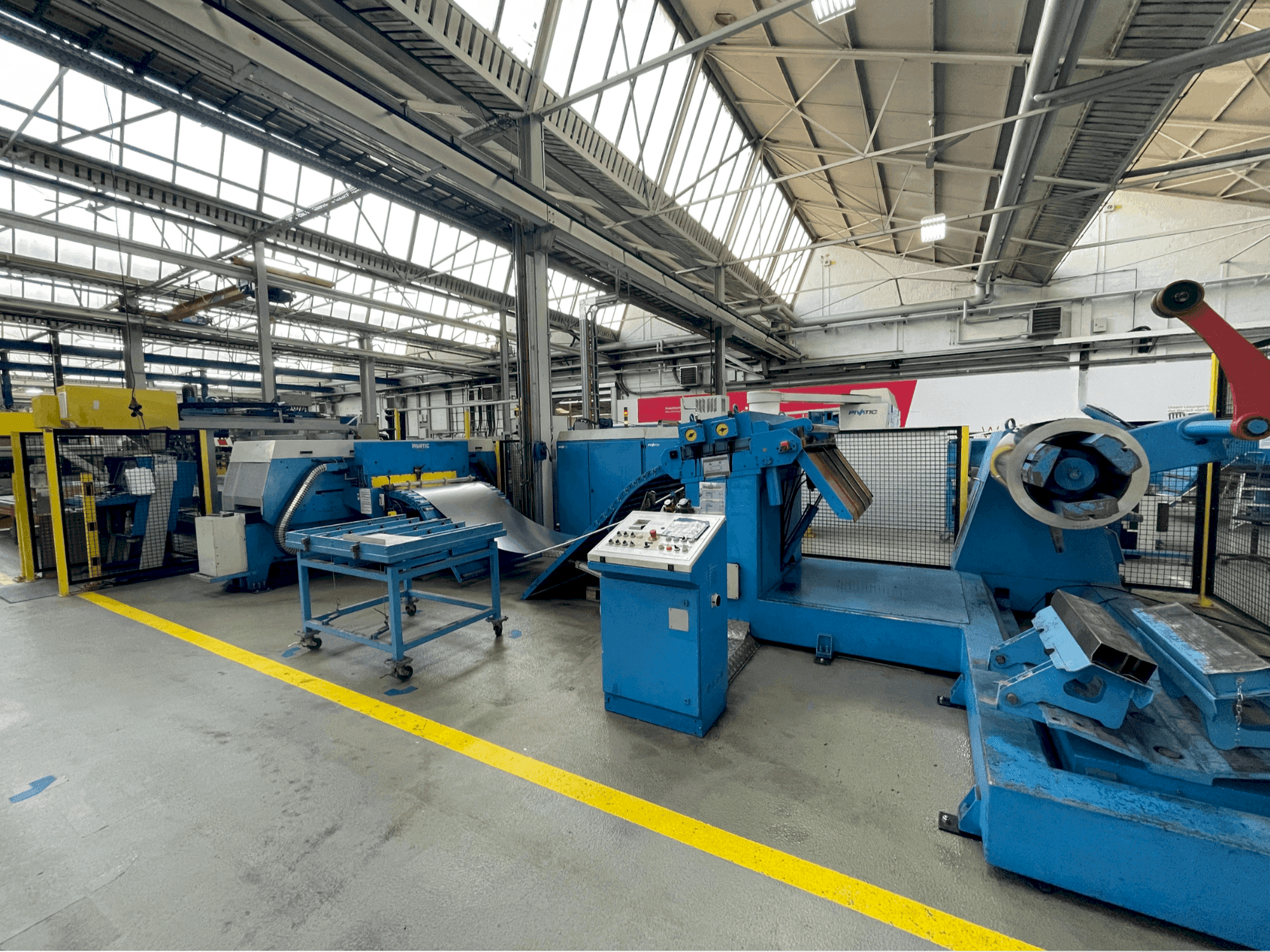 Mašīnas Pivatic P125 pretskats