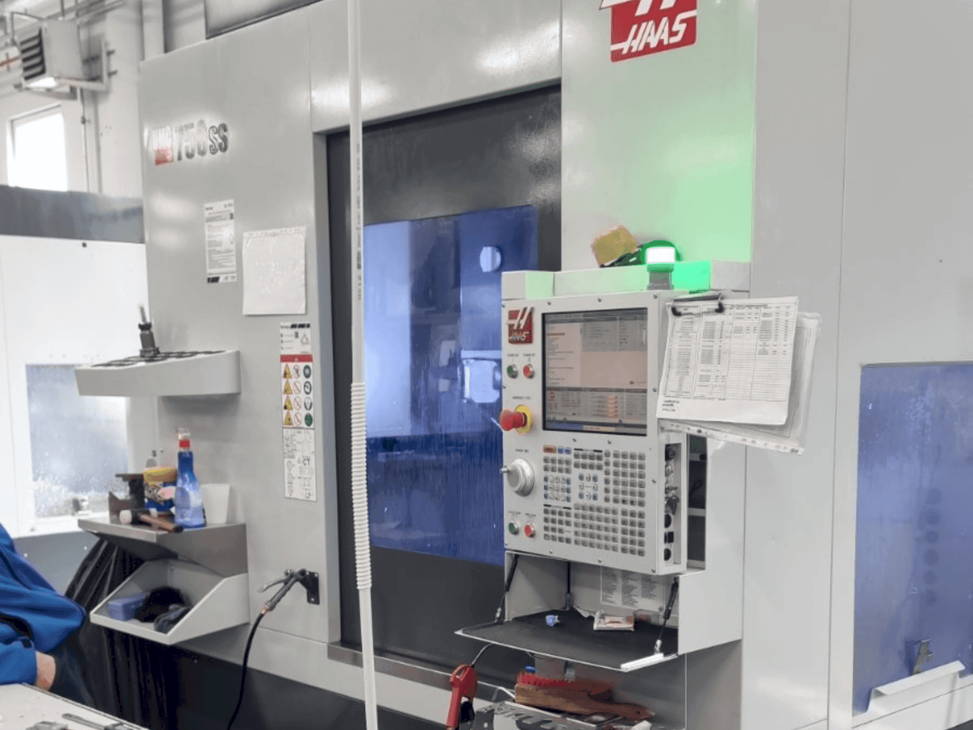 Mašīnas HAAS UMC-750SS pretskats