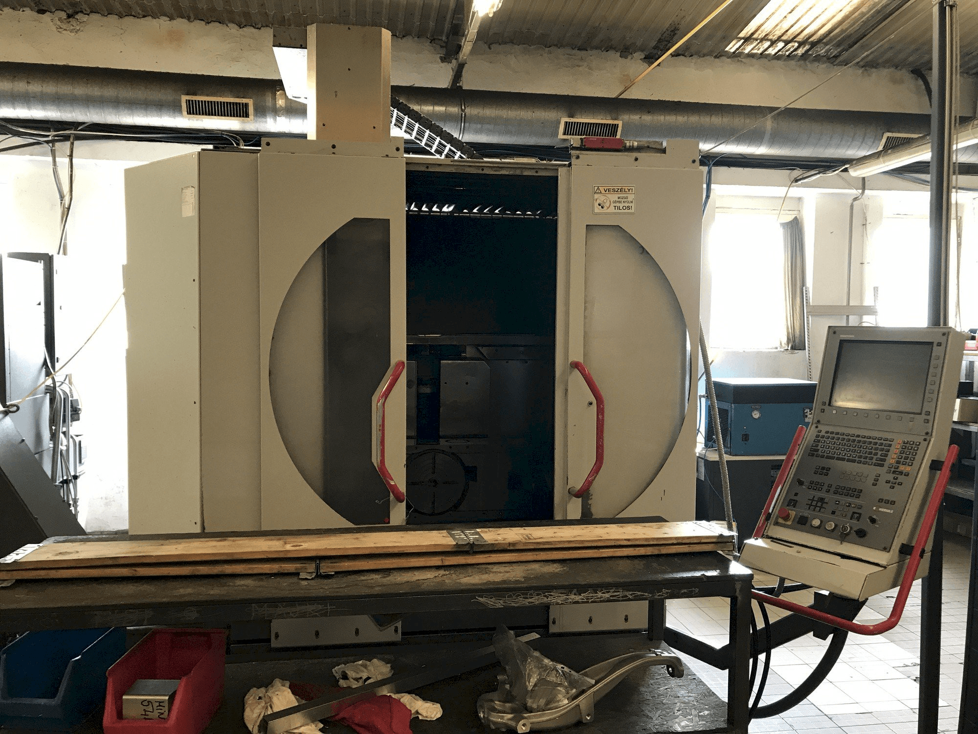 Mašīnas HERMLE B 300 U pretskats