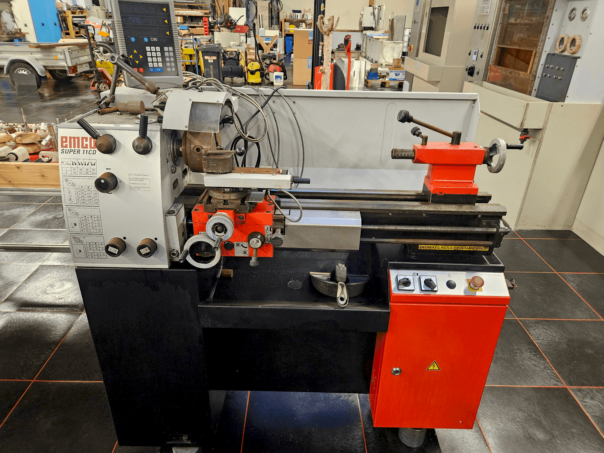 Mašīnas EMCO SUPER11 CD pretskats