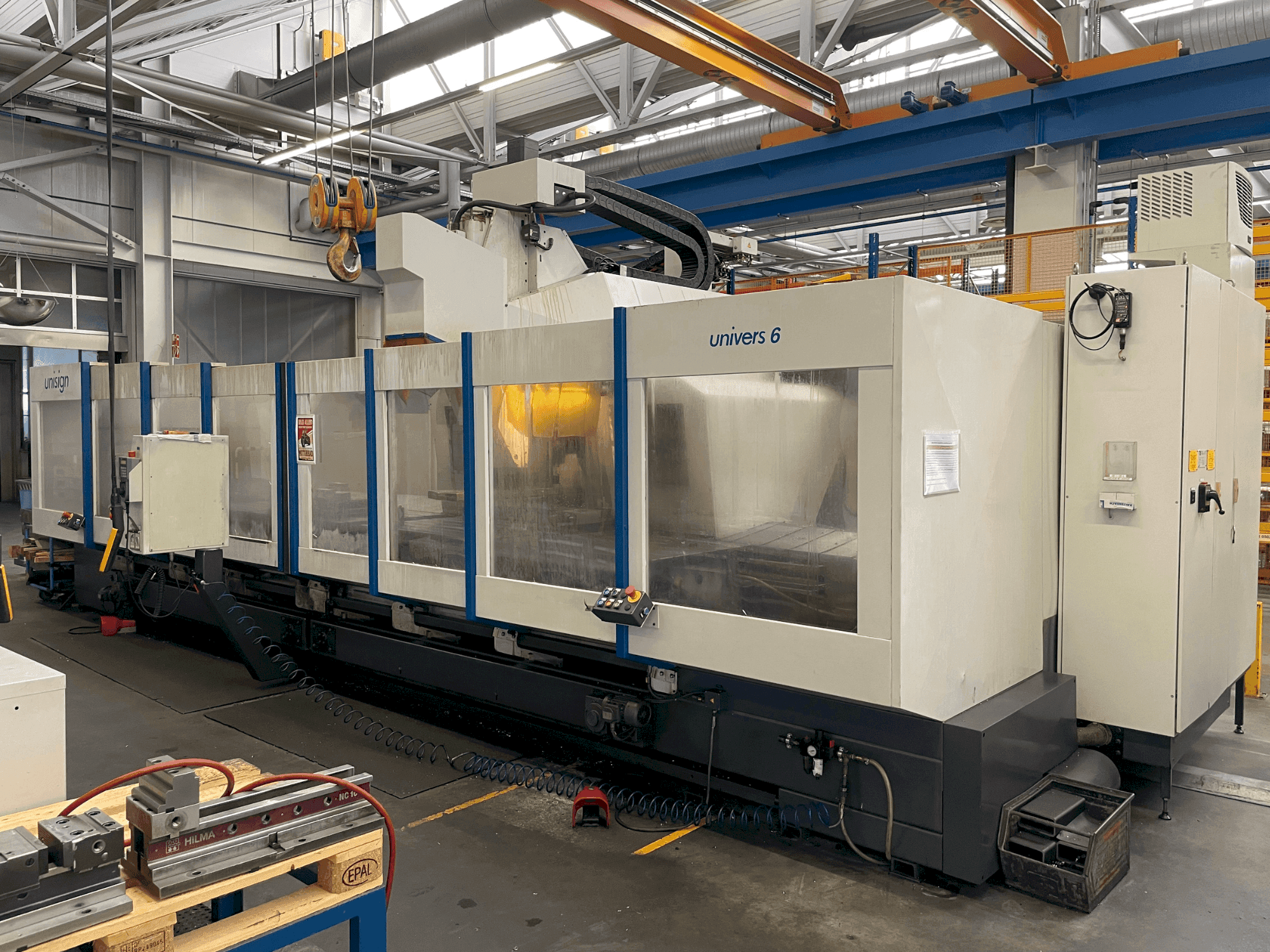 Mašīnas Unisign UNIVERS 6 pretskats