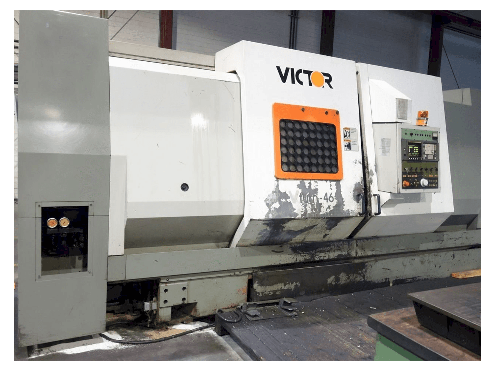 Mašīnas Victor V Turn 46 (1997) pretskats