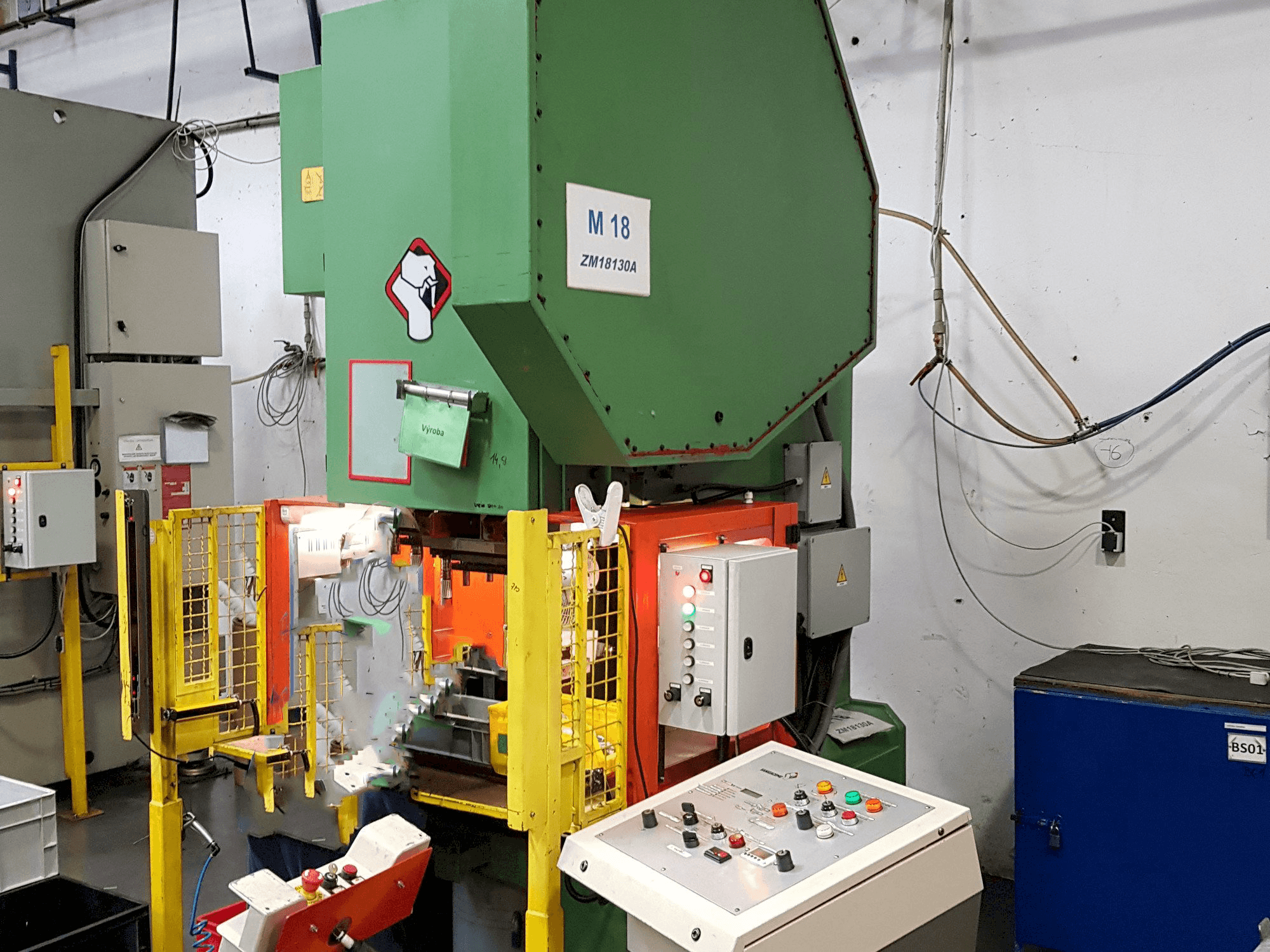 Mašīnas Giacomo T 130R pretskats