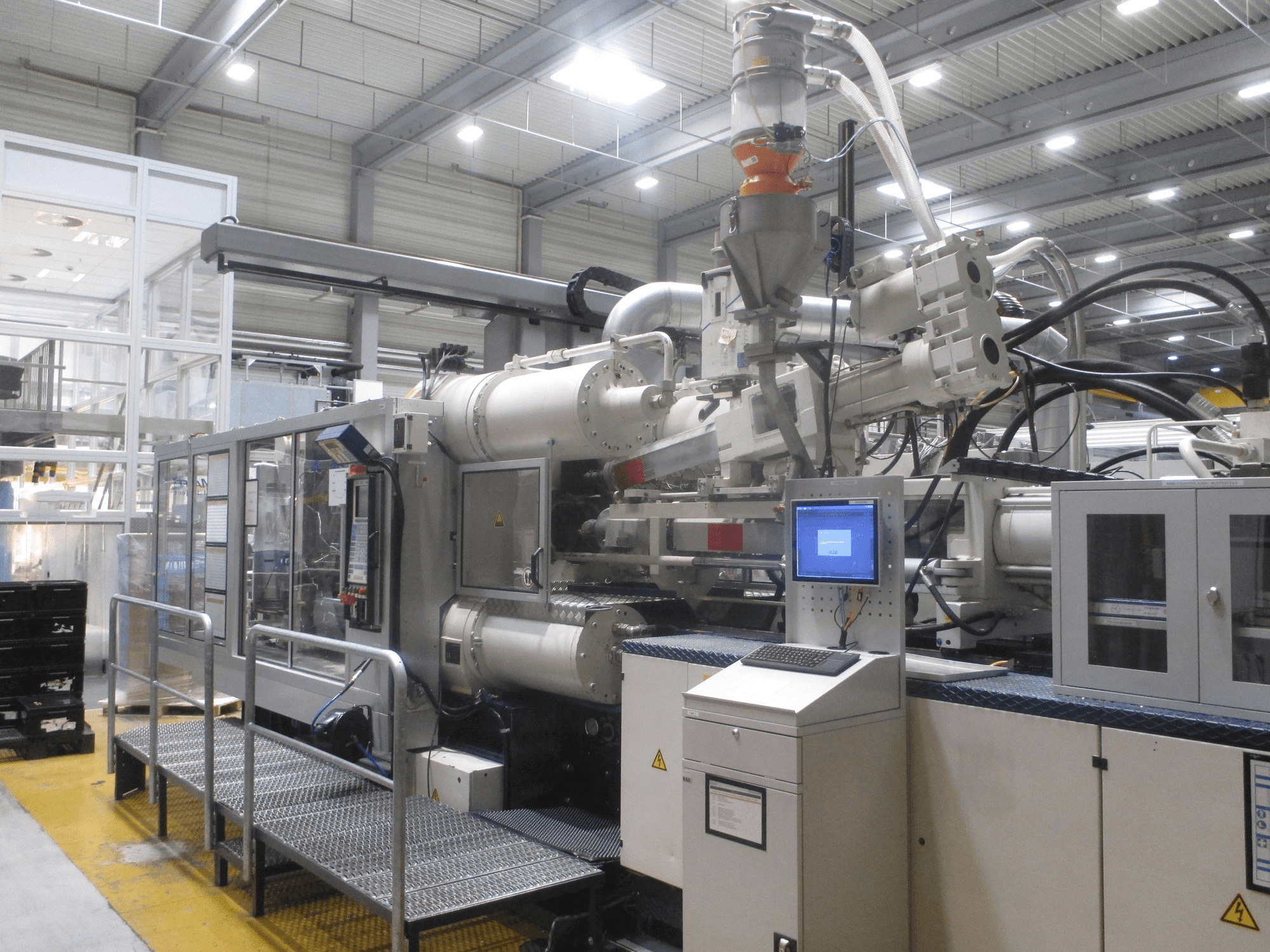 Mašīnas Krauss Maffei 575-1900-520-C2 pretskats