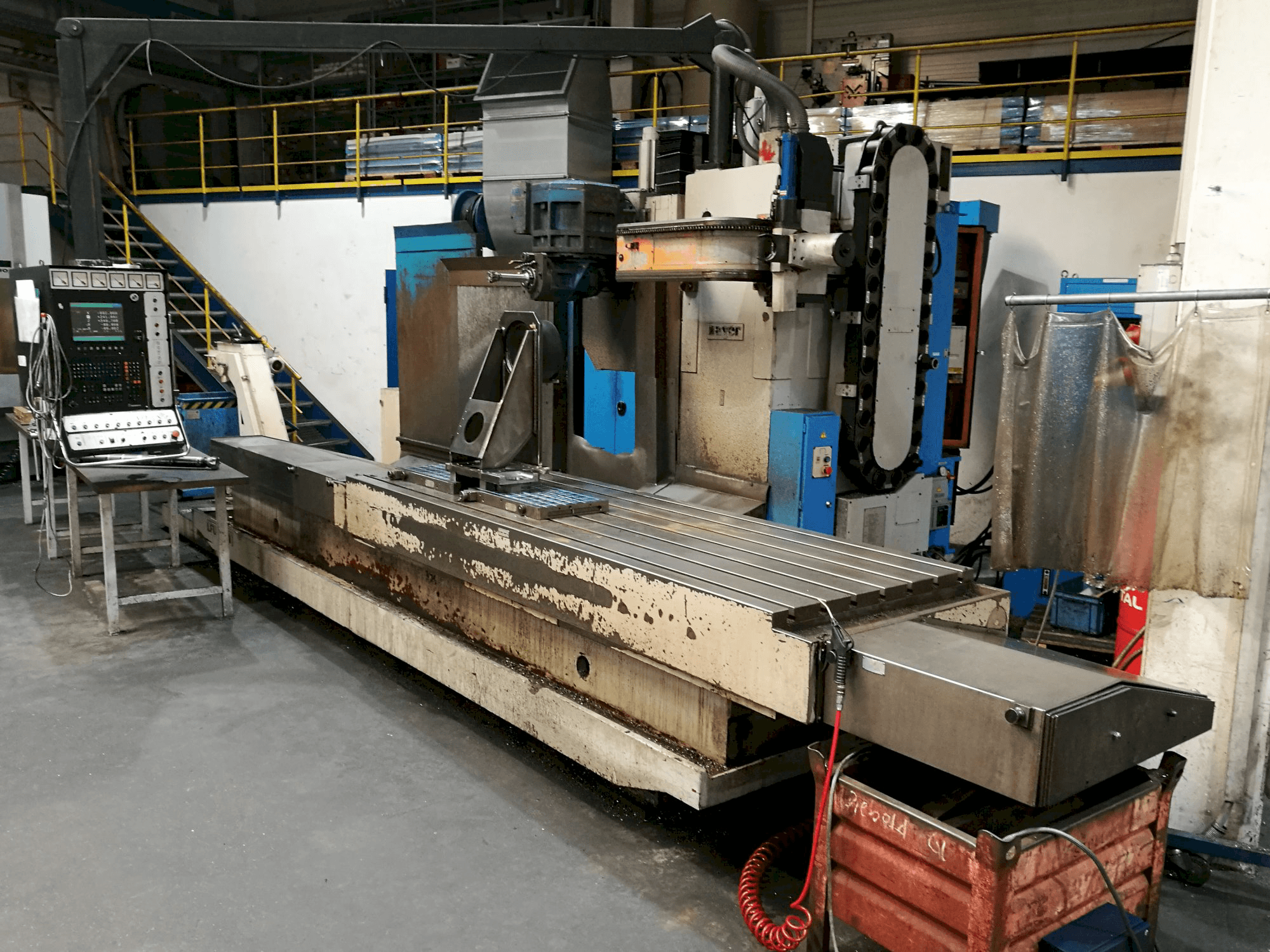 Mašīnas Zayer LFU 3000 skats no labās puses