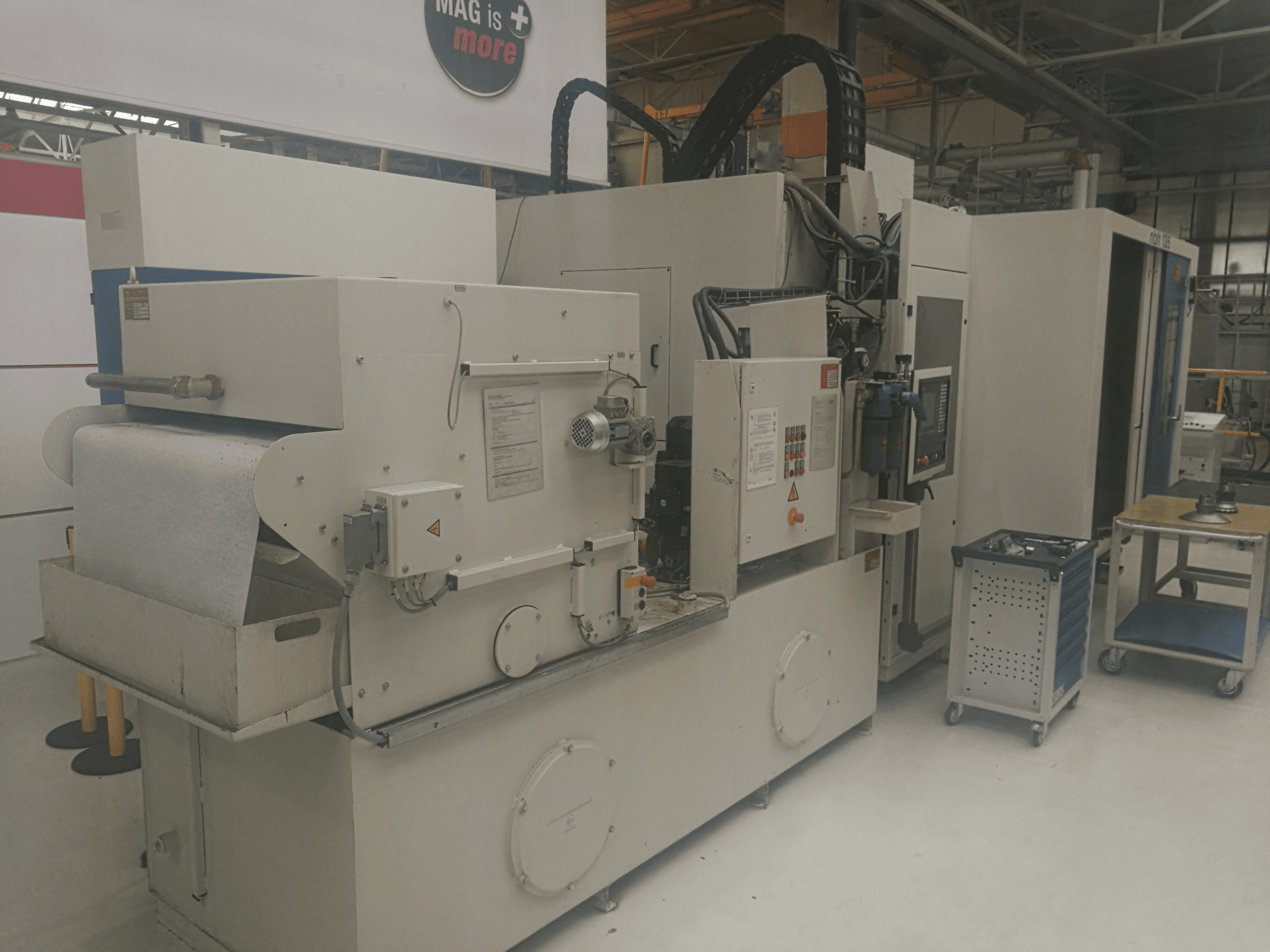 Mašīnas Hueller Hille NBH 135 skats no kreisās puses