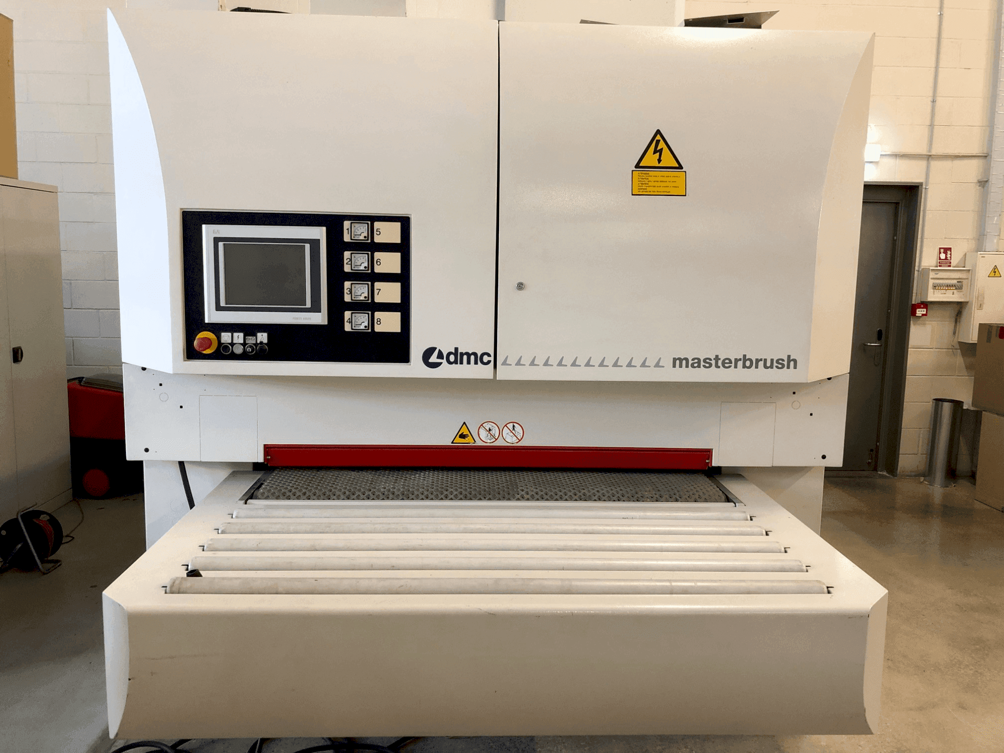 Mašīnas DMC MASTERBRUSH MB 1350 M4 (2011) pretskats
