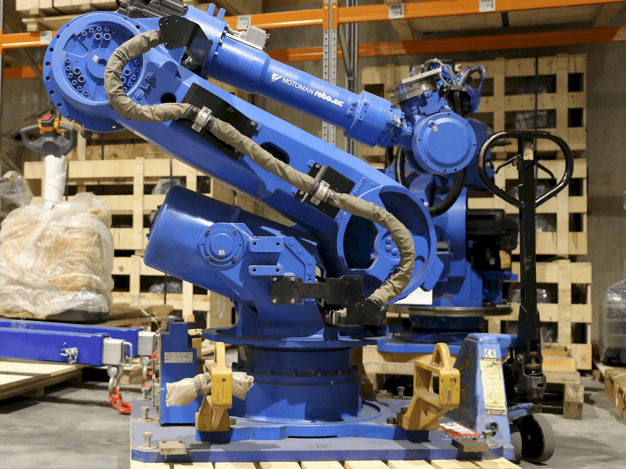 Mašīnas Yaskawa Motoman ES165 kreisās malas skats