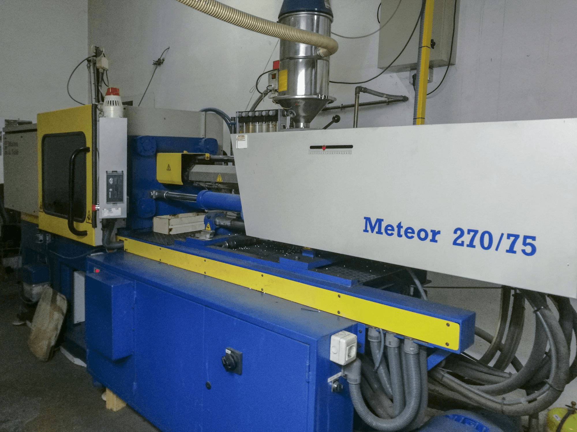 Mašīnas Mateu & Solé Meteor 270/75 skats no labās puses