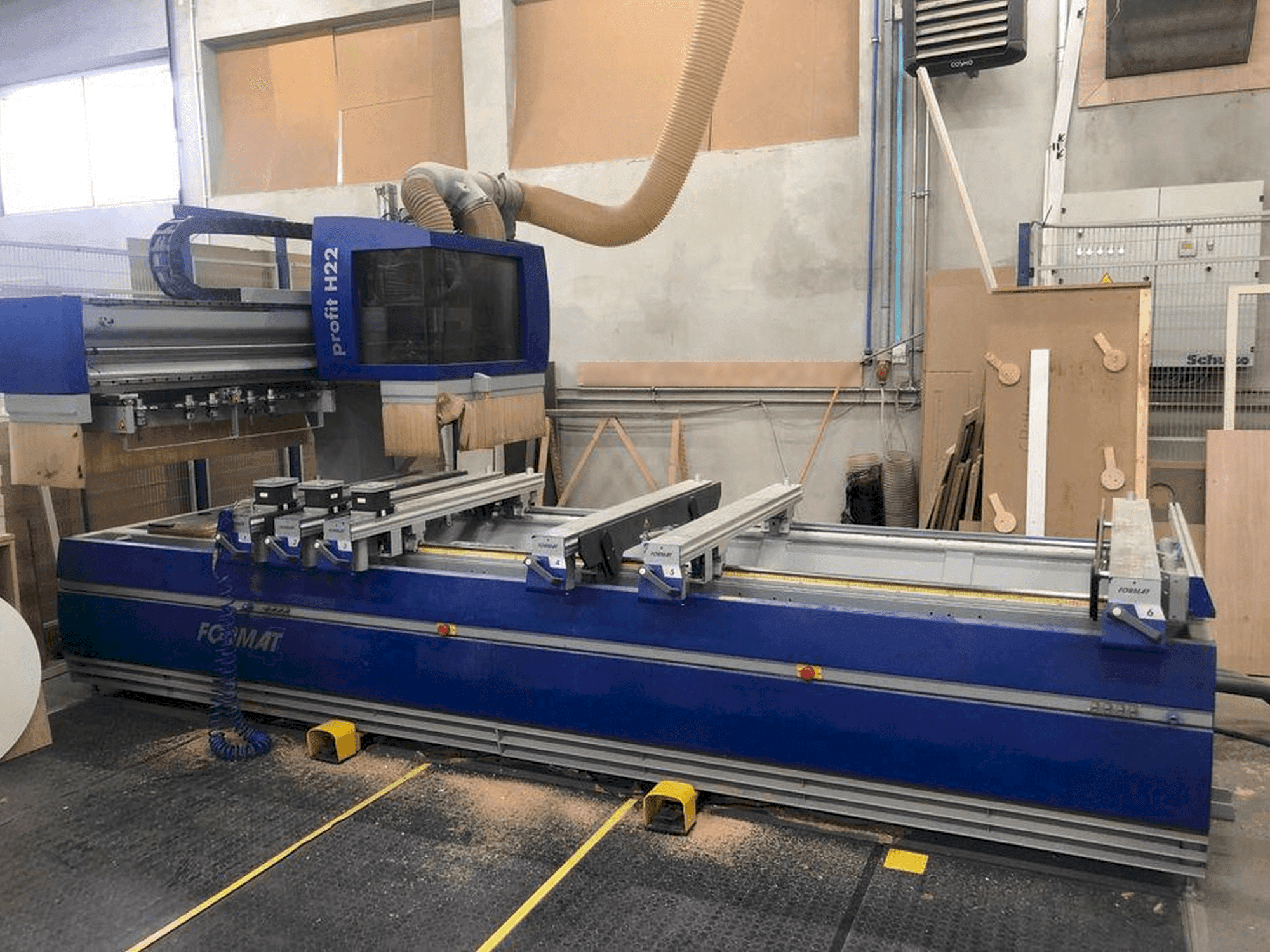 Mašīnas FORMAT4 Profit H22 pretskats