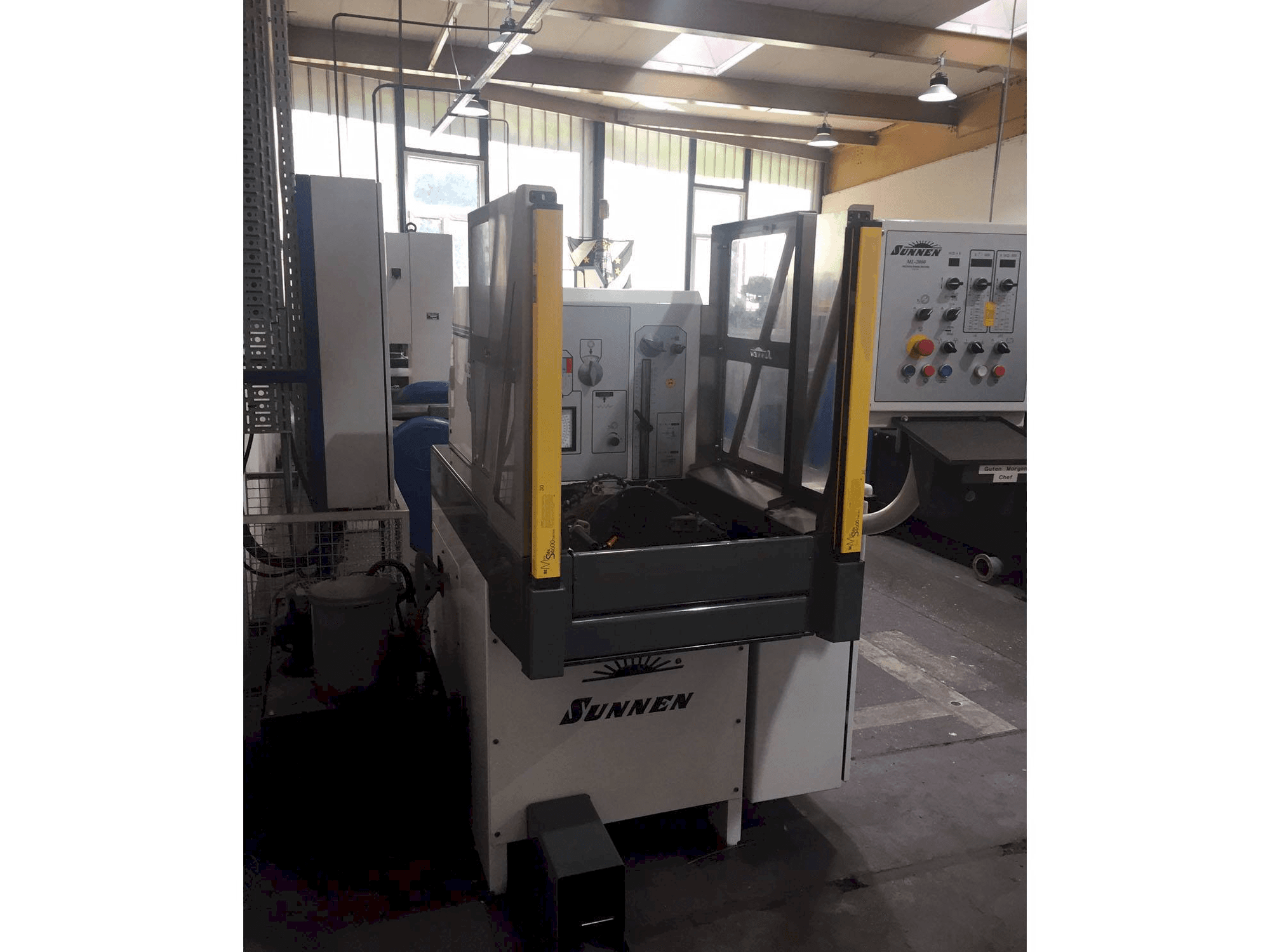 Mašīnas Sunnen ML-2000 pretskats