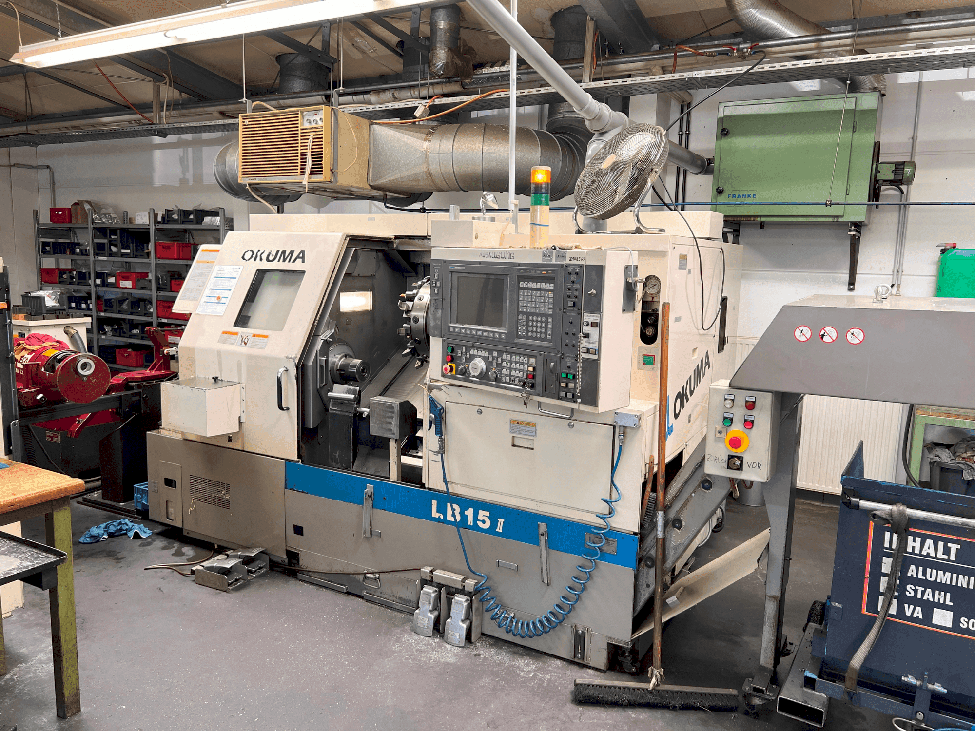 Mašīnas Okuma LB15II pretskats