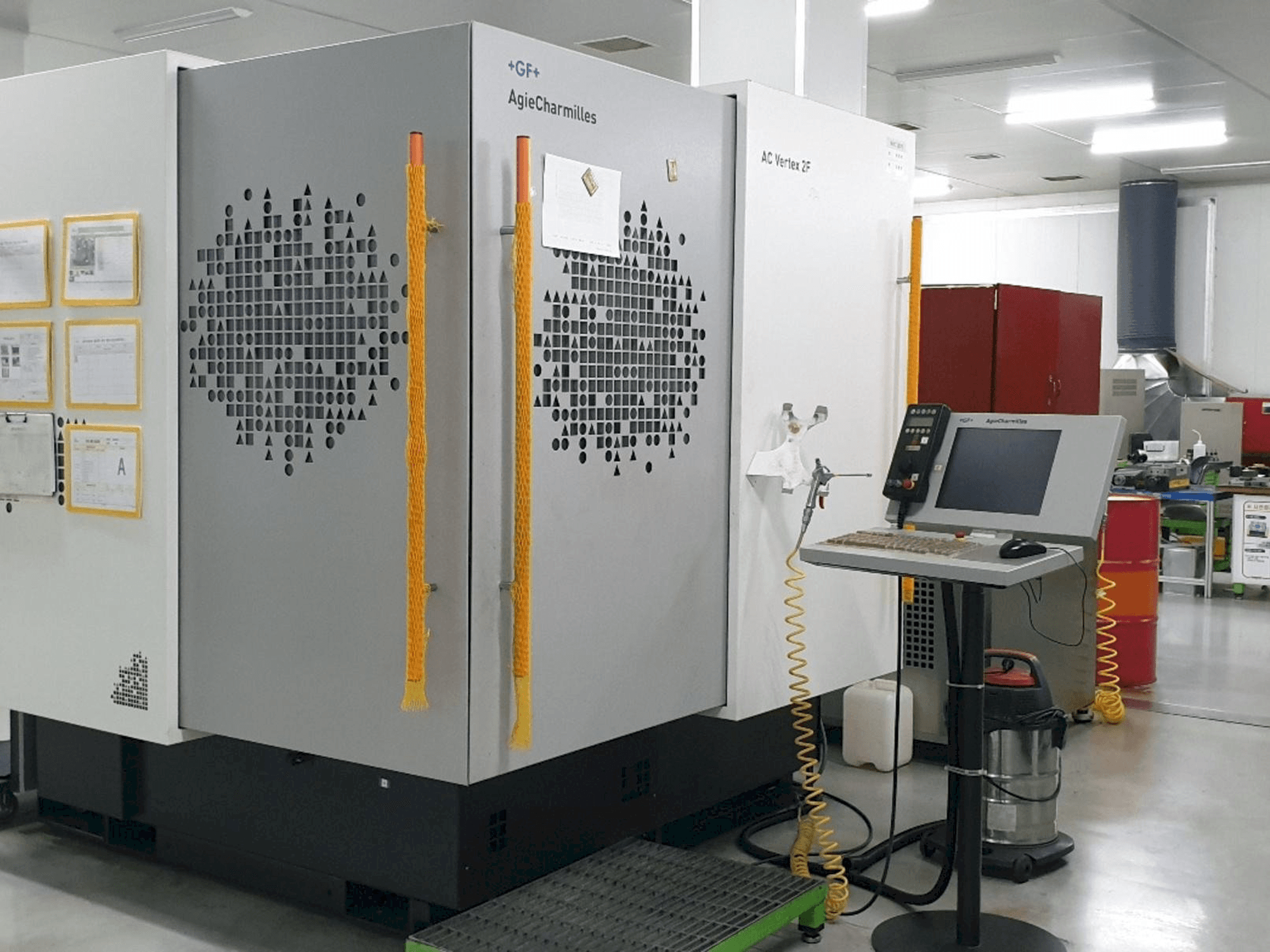 Mašīnas AgieCharmilles AC VERTEX 2F pretskats