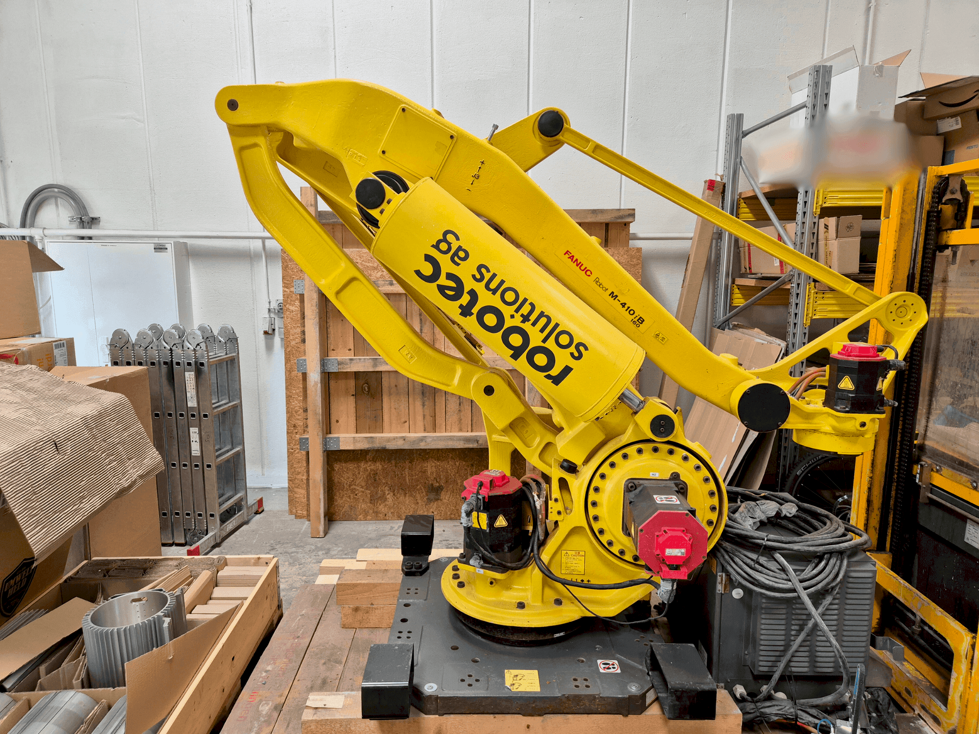 Mašīnas FANUC M-410iB 160 pretskats