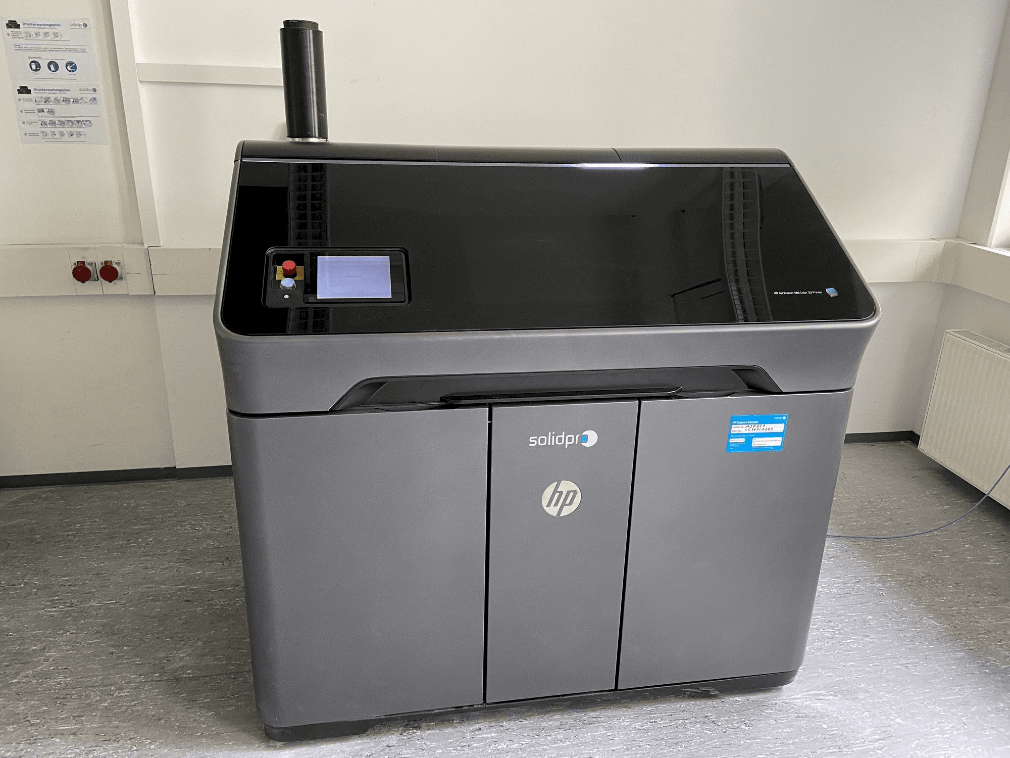 Mašīnas HP Jet Fusion 580 Color 3D printer pretskats