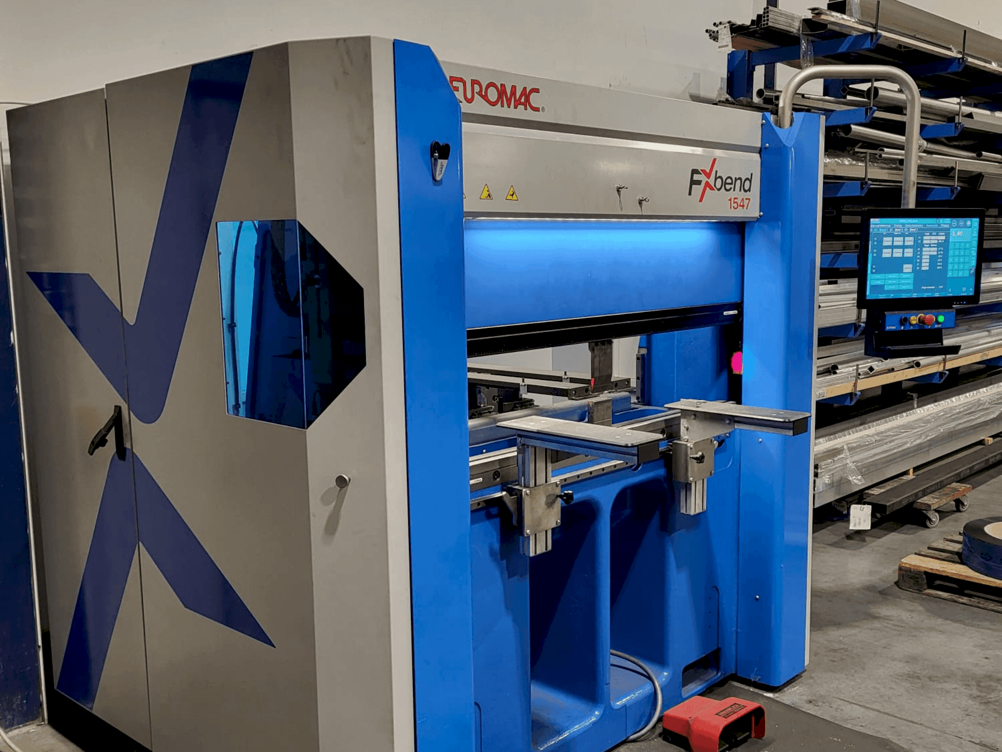 Mašīnas Euromac FXbend 1547 pretskats