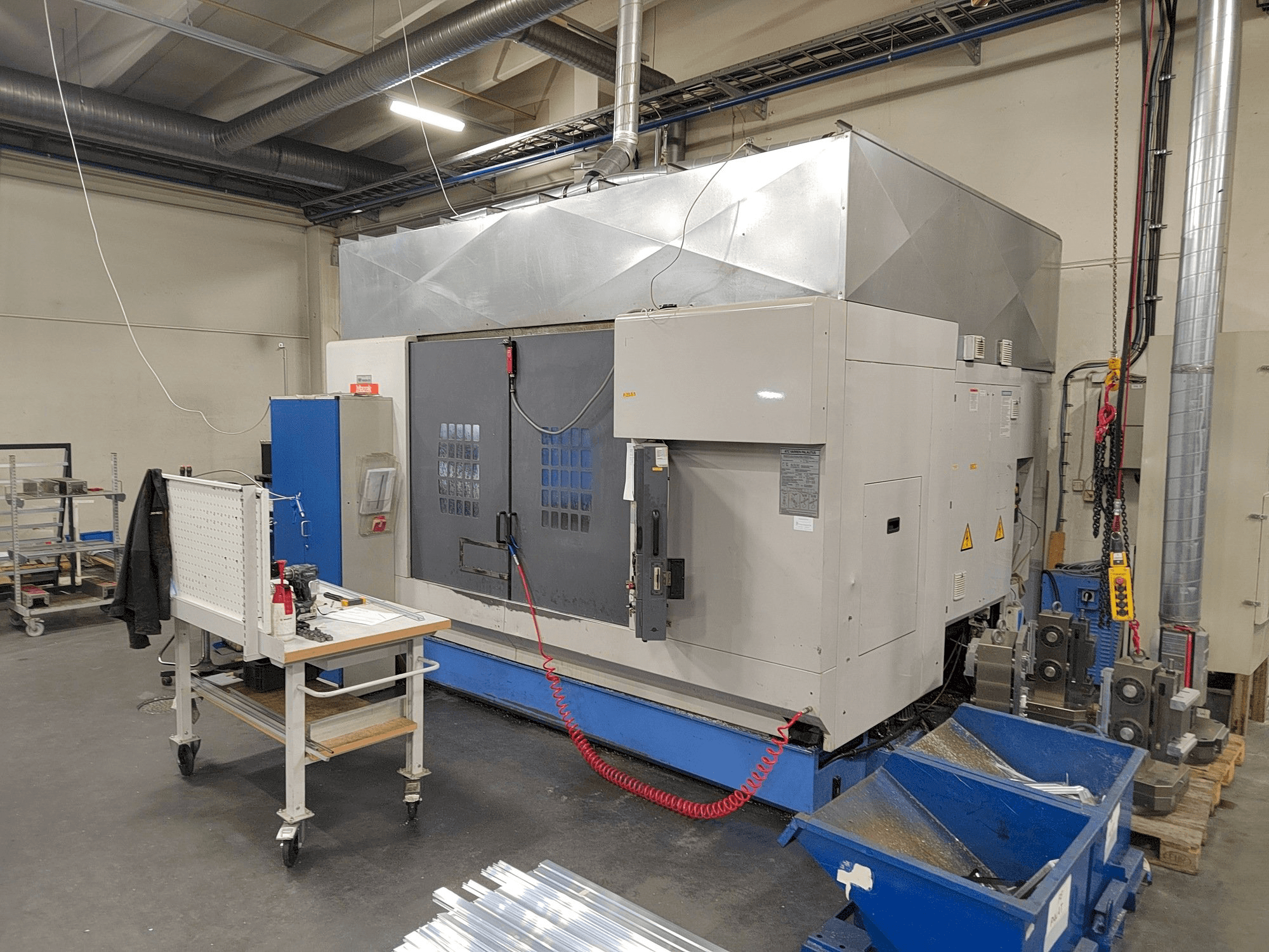 Mašīnas Mazak VTC-300C pretskats