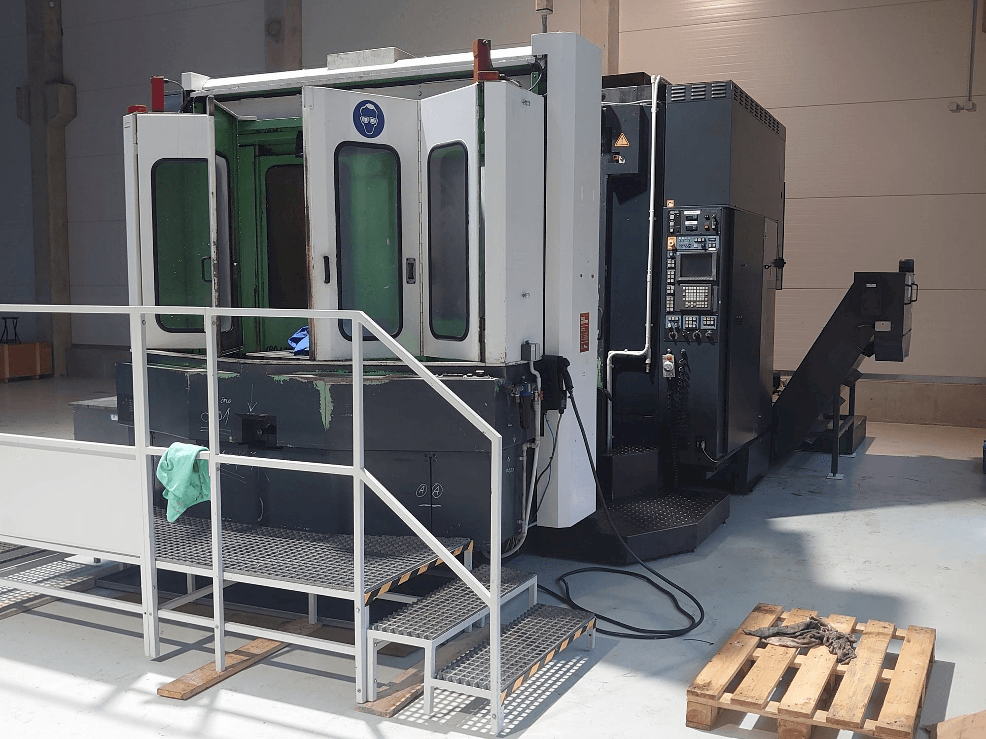 Mašīnas Makino A77 pretskats