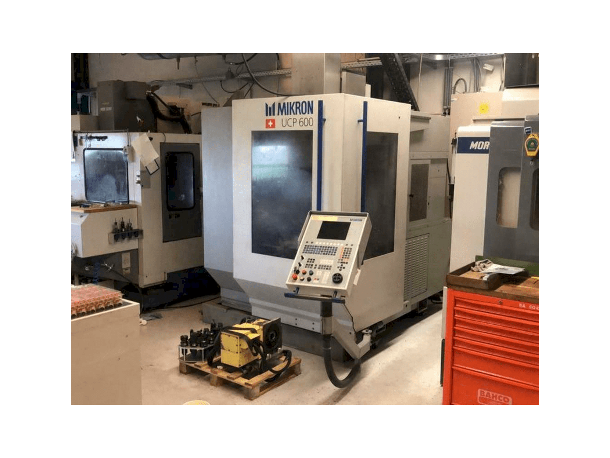 Mašīnas MIKRON UCP600 pretskats