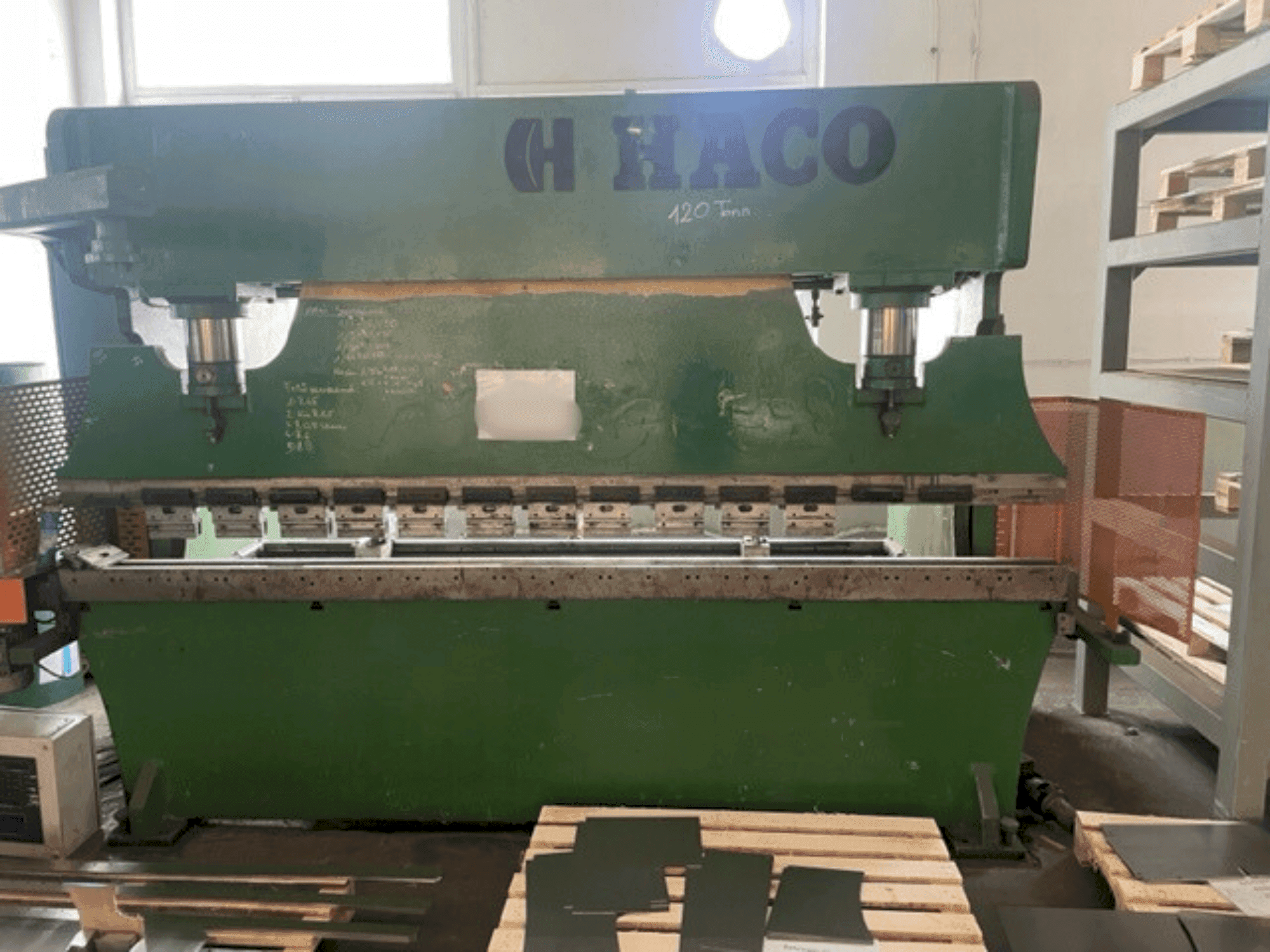 Mašīnas HACO PPE S30135 pretskats