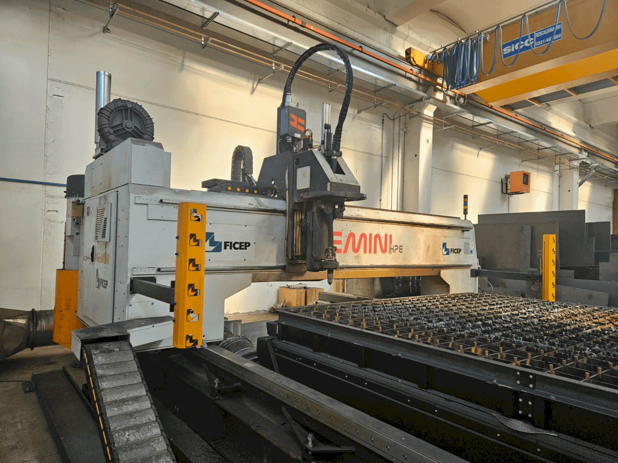 Mašīnas FICEP GEMINI G32 HPE pretskats