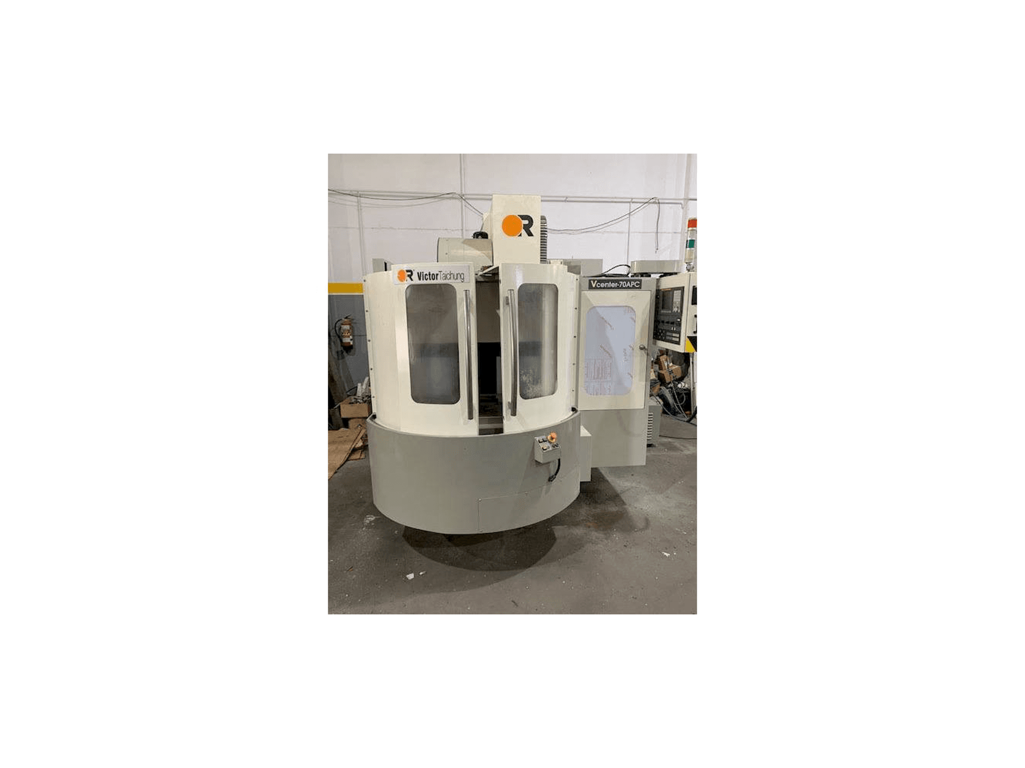 Mašīnas Victor Vcenter-70APC pretskats