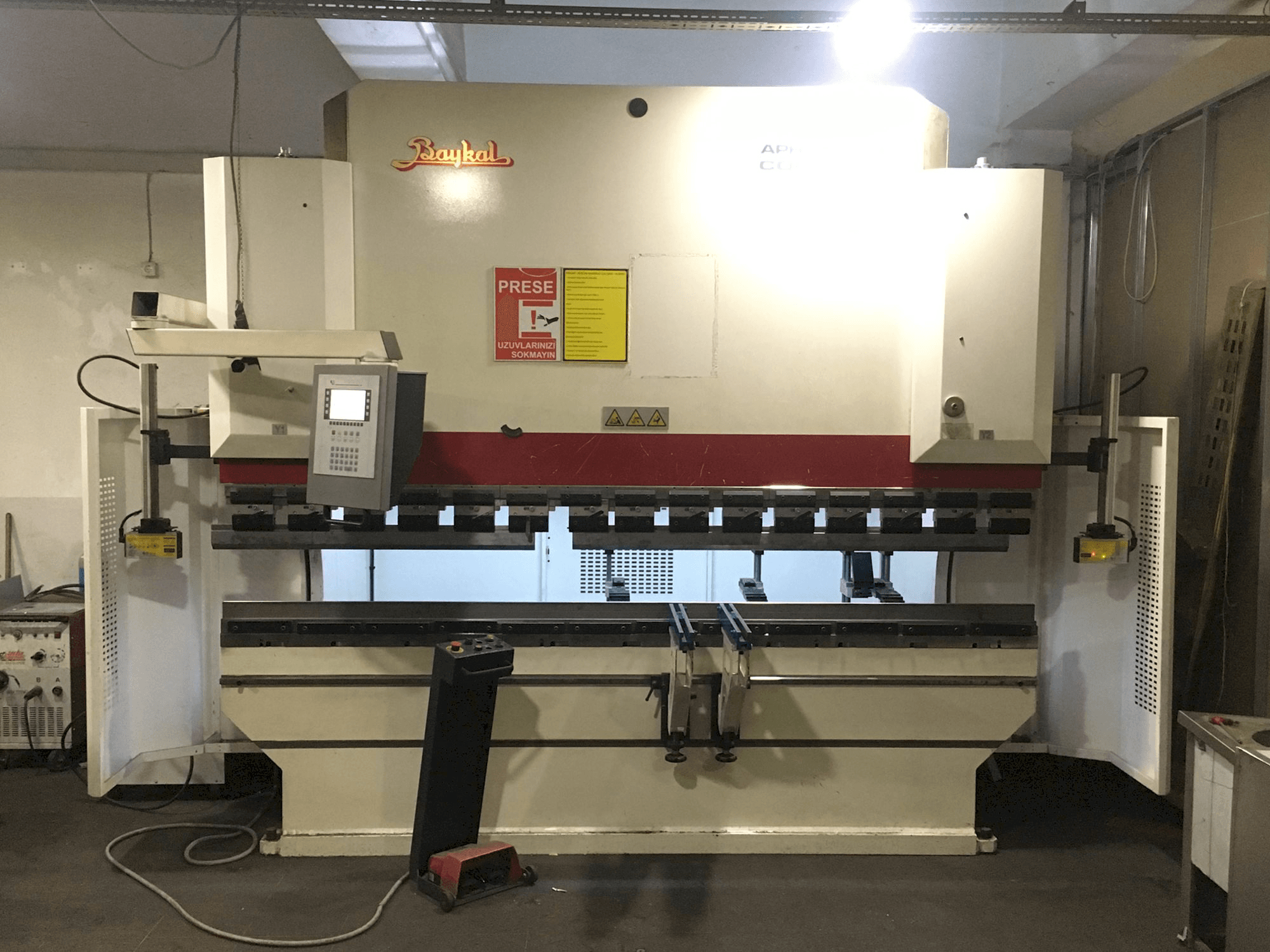 Mašīnas Baykal APHS 31120 pretskats