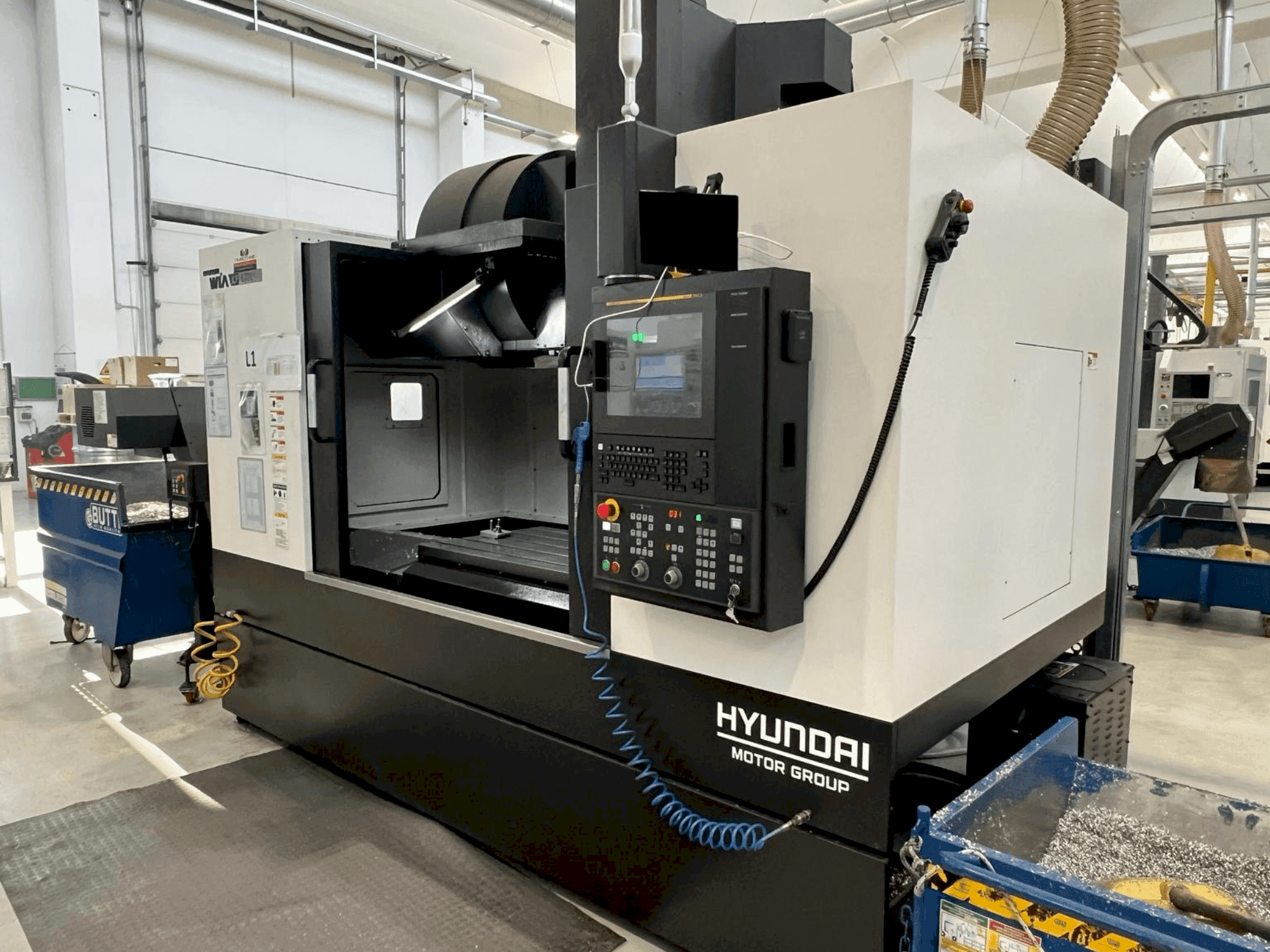 Mašīnas Hyundai KF6700II pretskats