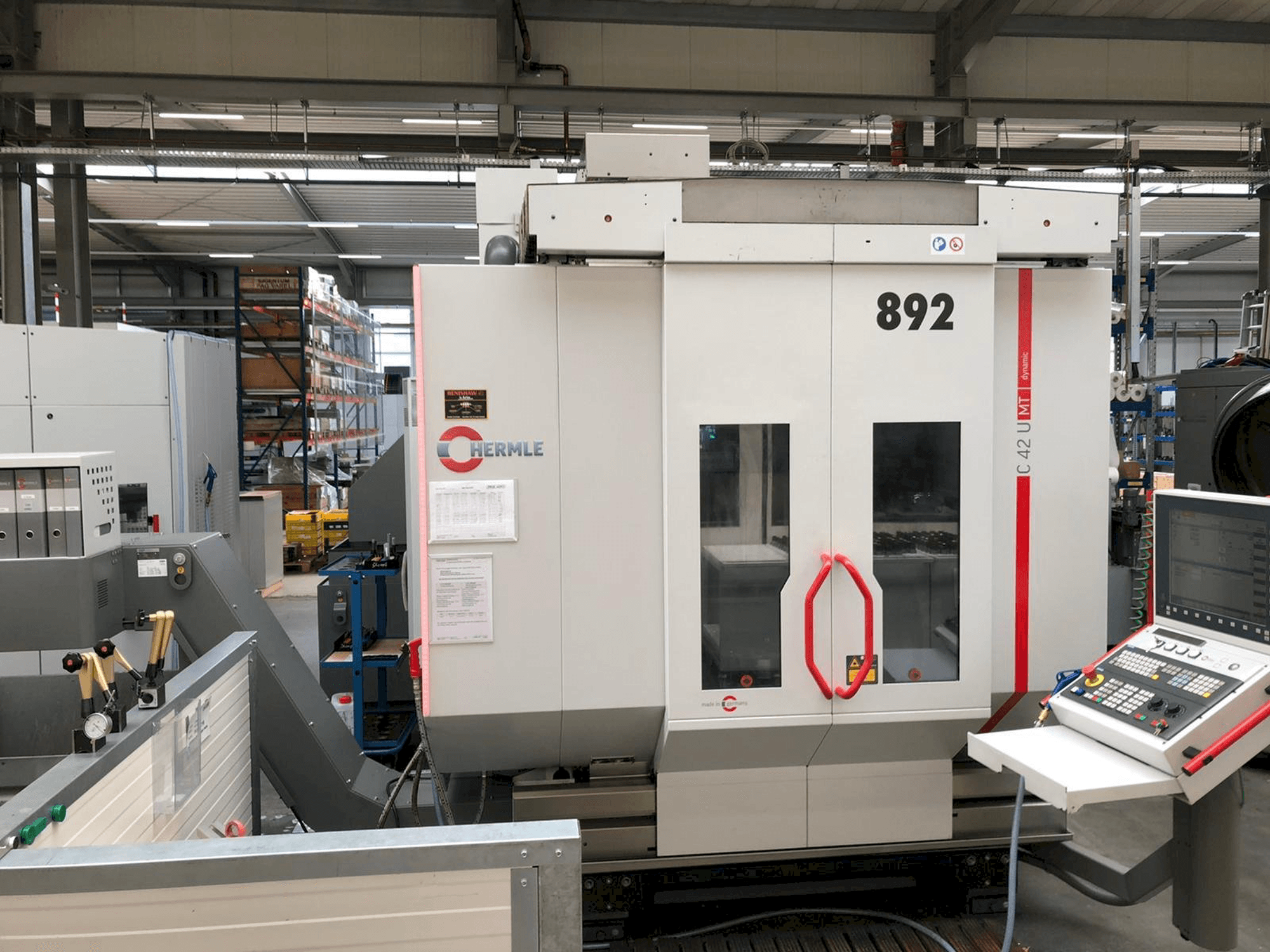 Mašīnas HERMLE C42U MT pretskats