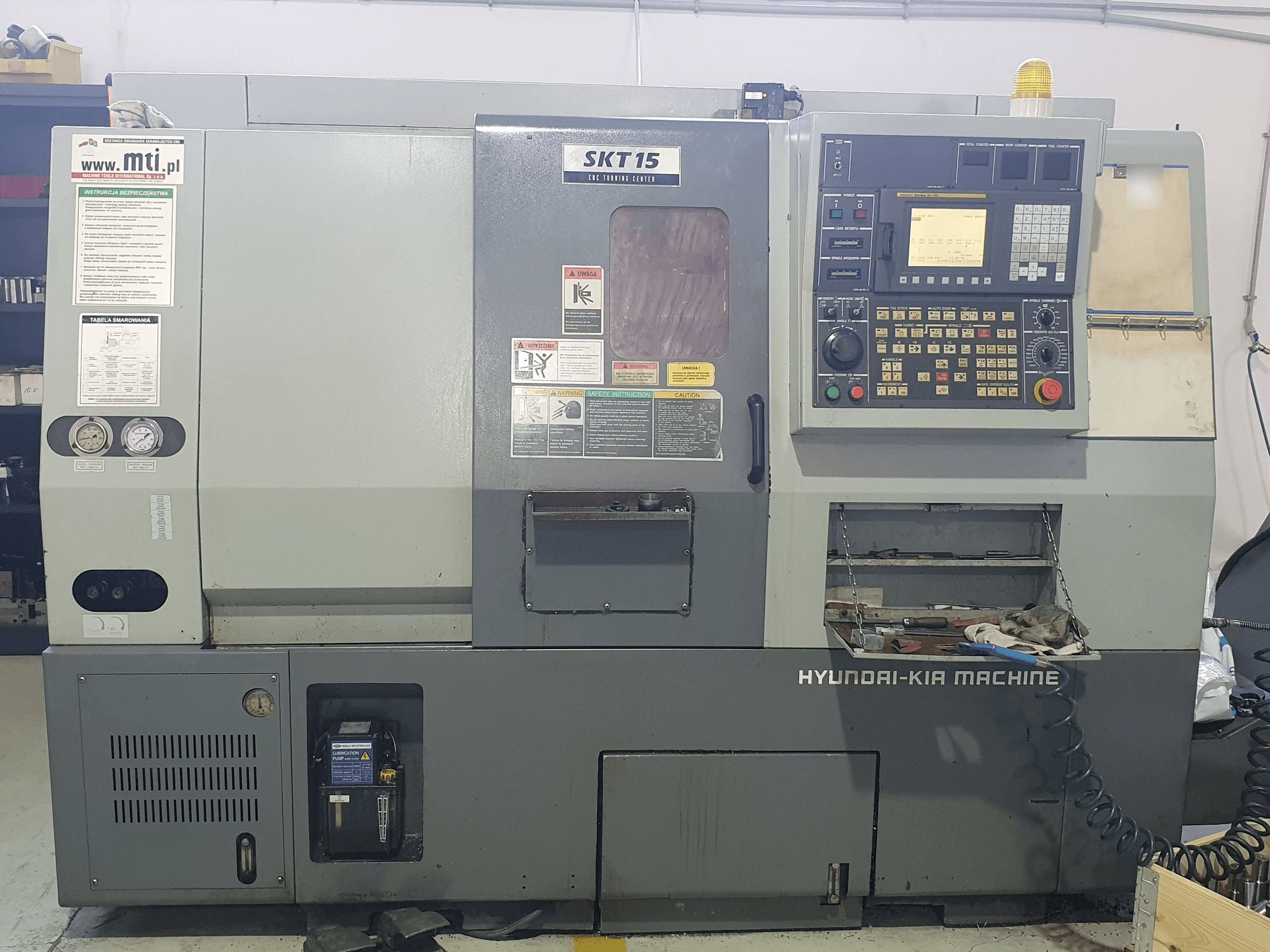 Mašīnas Hyundai Kia SKT15 pretskats