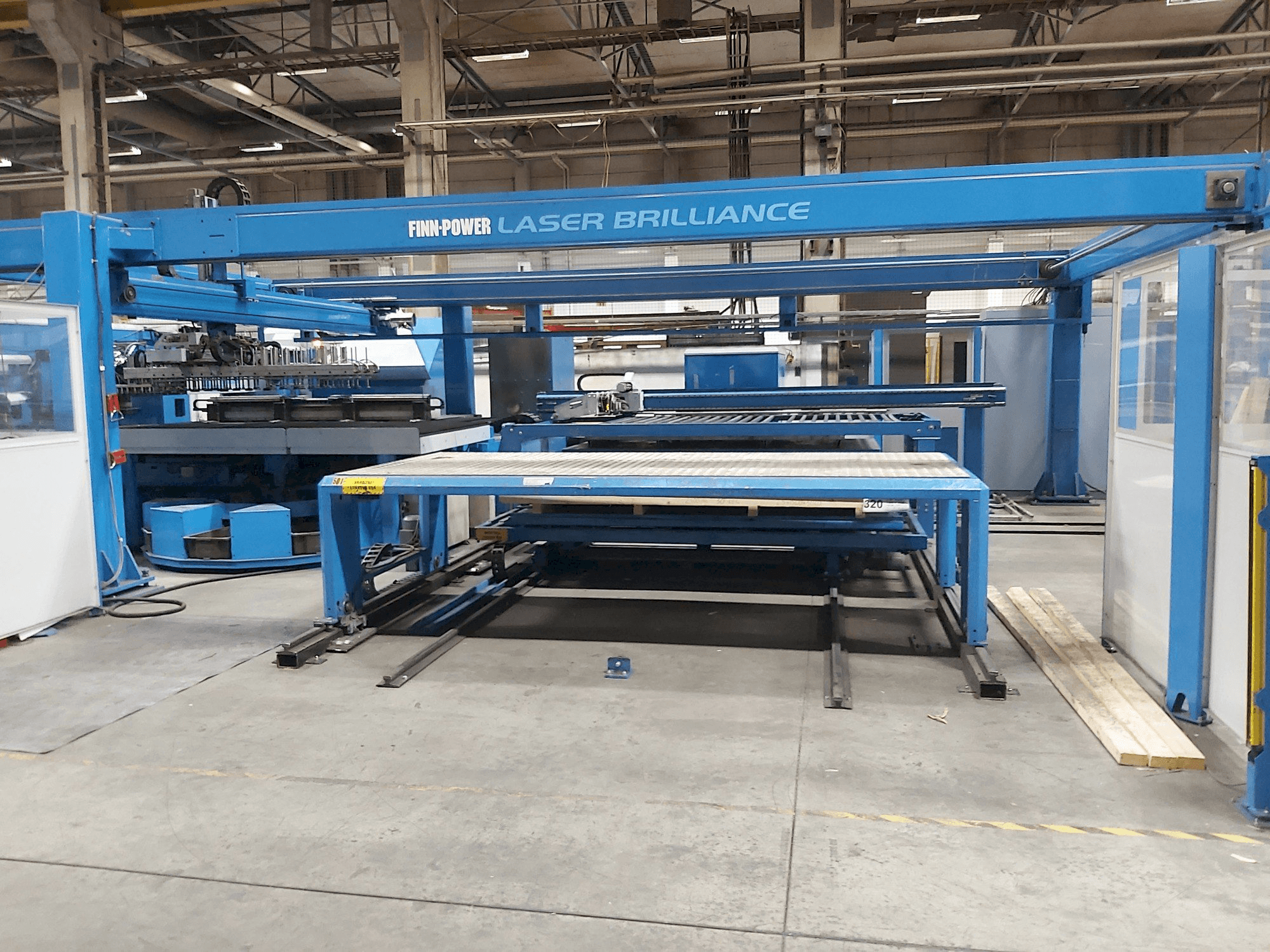 Mašīnas Finn-Power LG6 pretskats