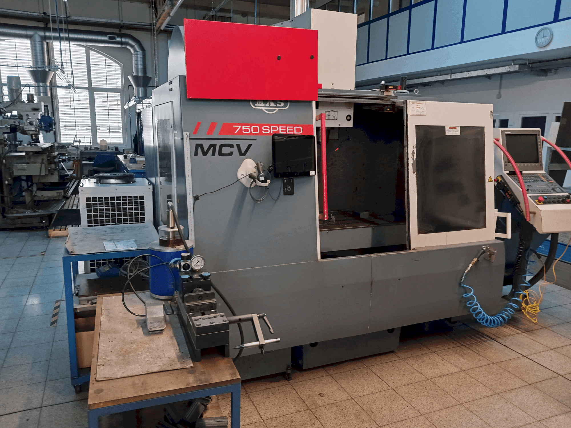 Mašīnas KOVOSVIT MAS MCV 750 Speed pretskats