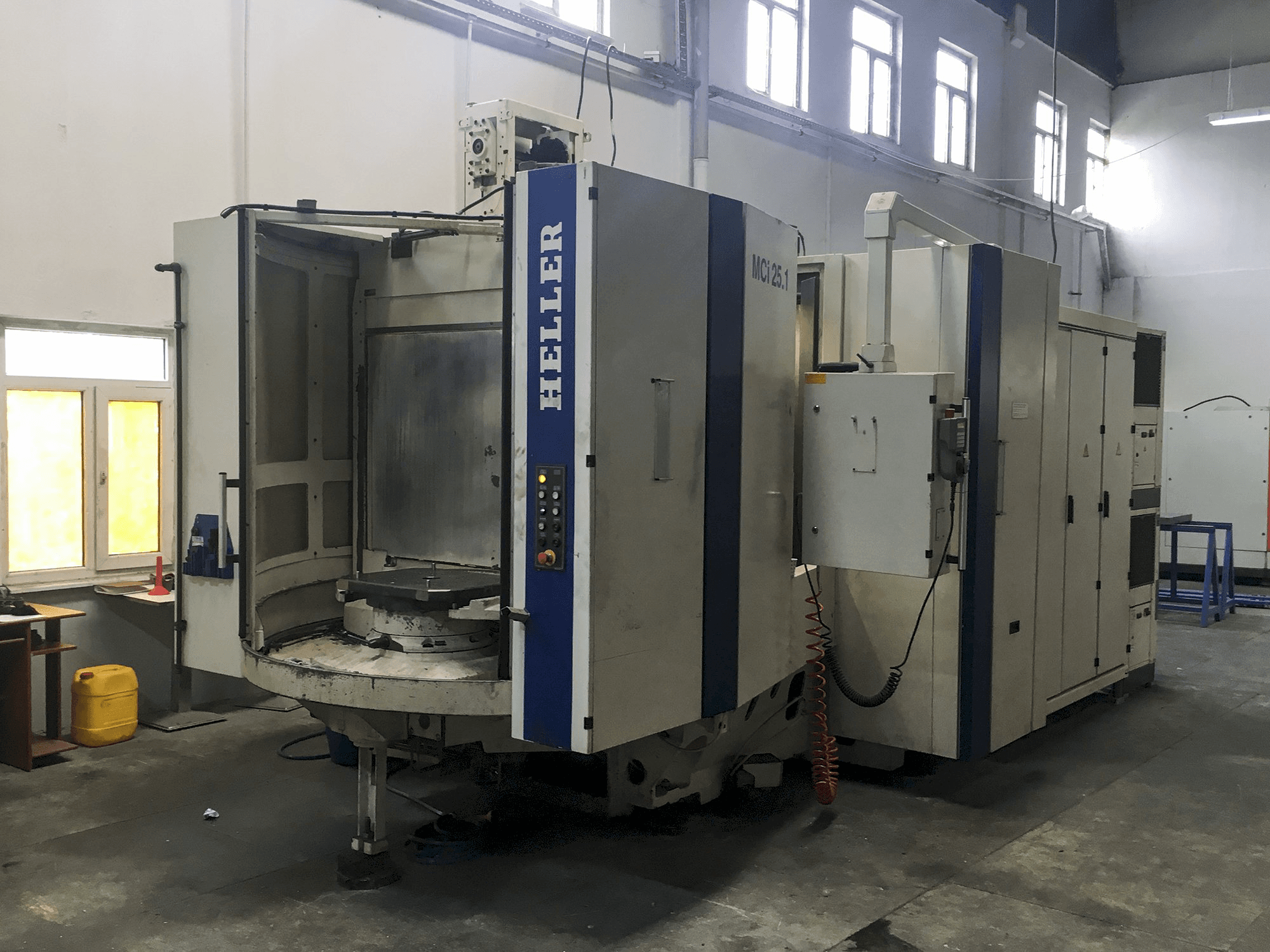 Mašīnas HELLER MCi 25 skats no kreisās puses