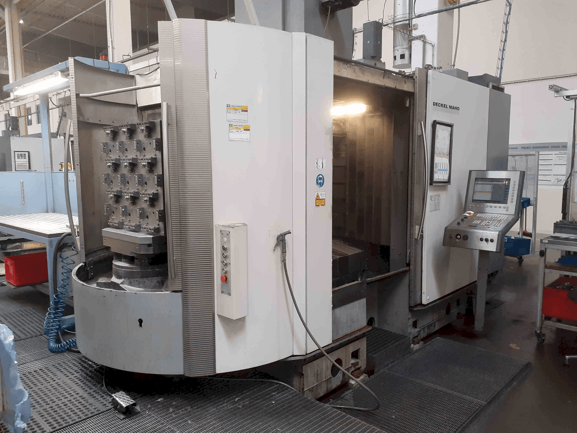 Mašīnas DECKEL MAHO DMC 80 H pretskats
